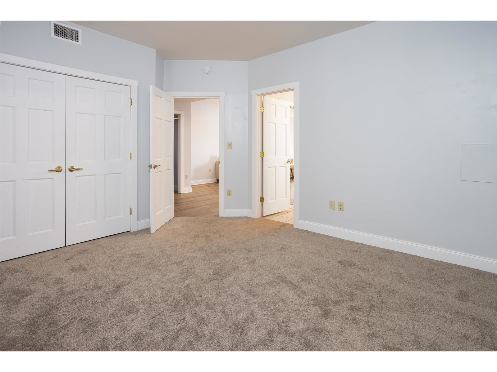 40 College Street, Unit 204C