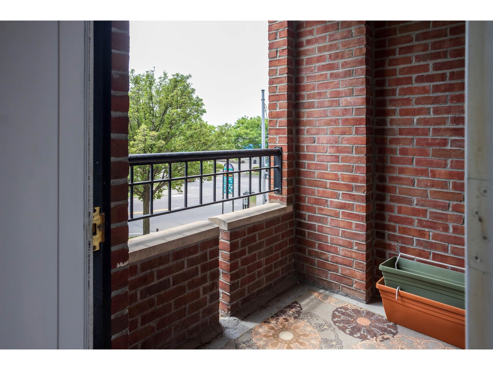 40 College Street, Unit 204C
