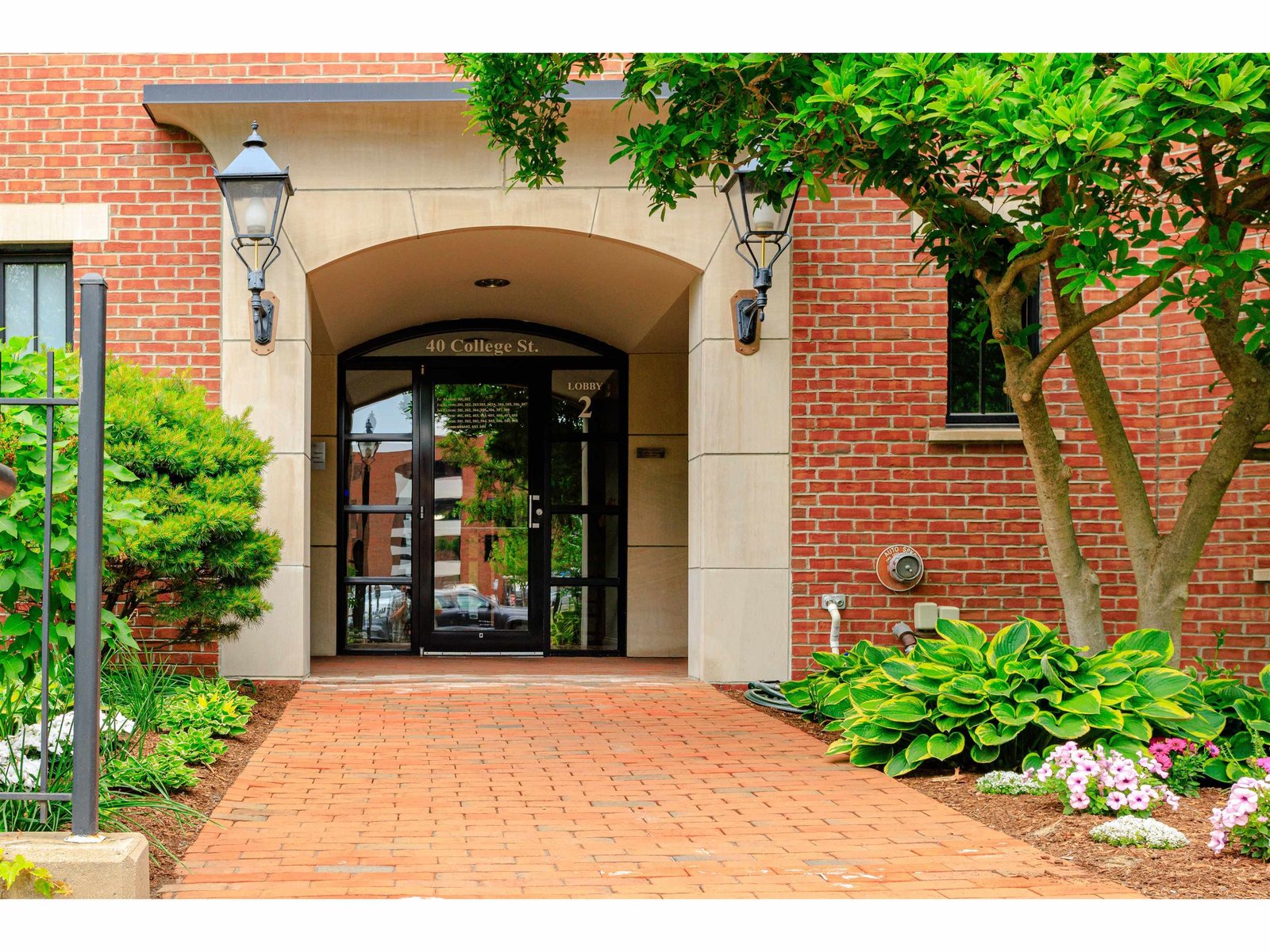 40 College Street, Unit 204C