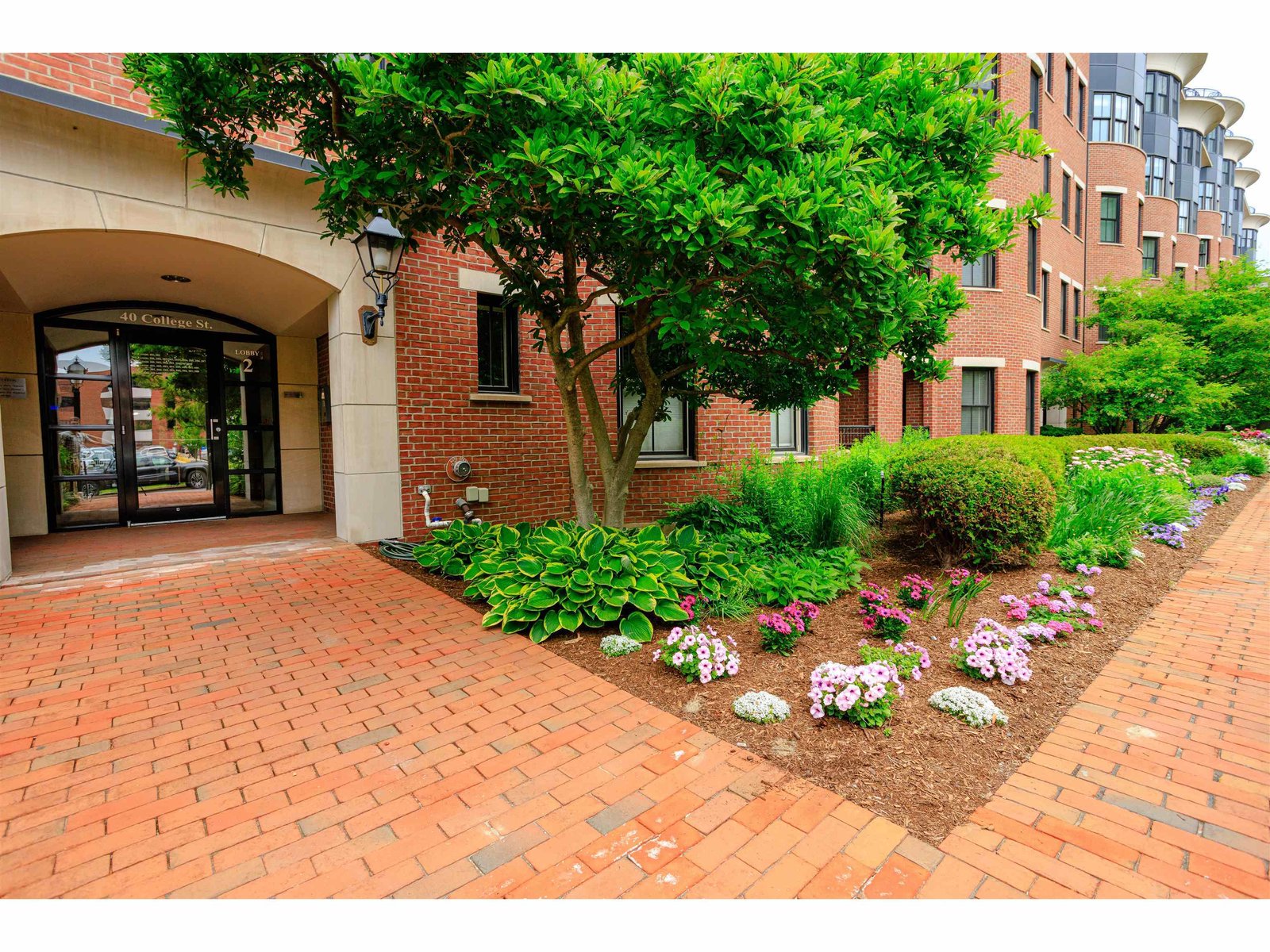 40 College Street, Unit 204C
