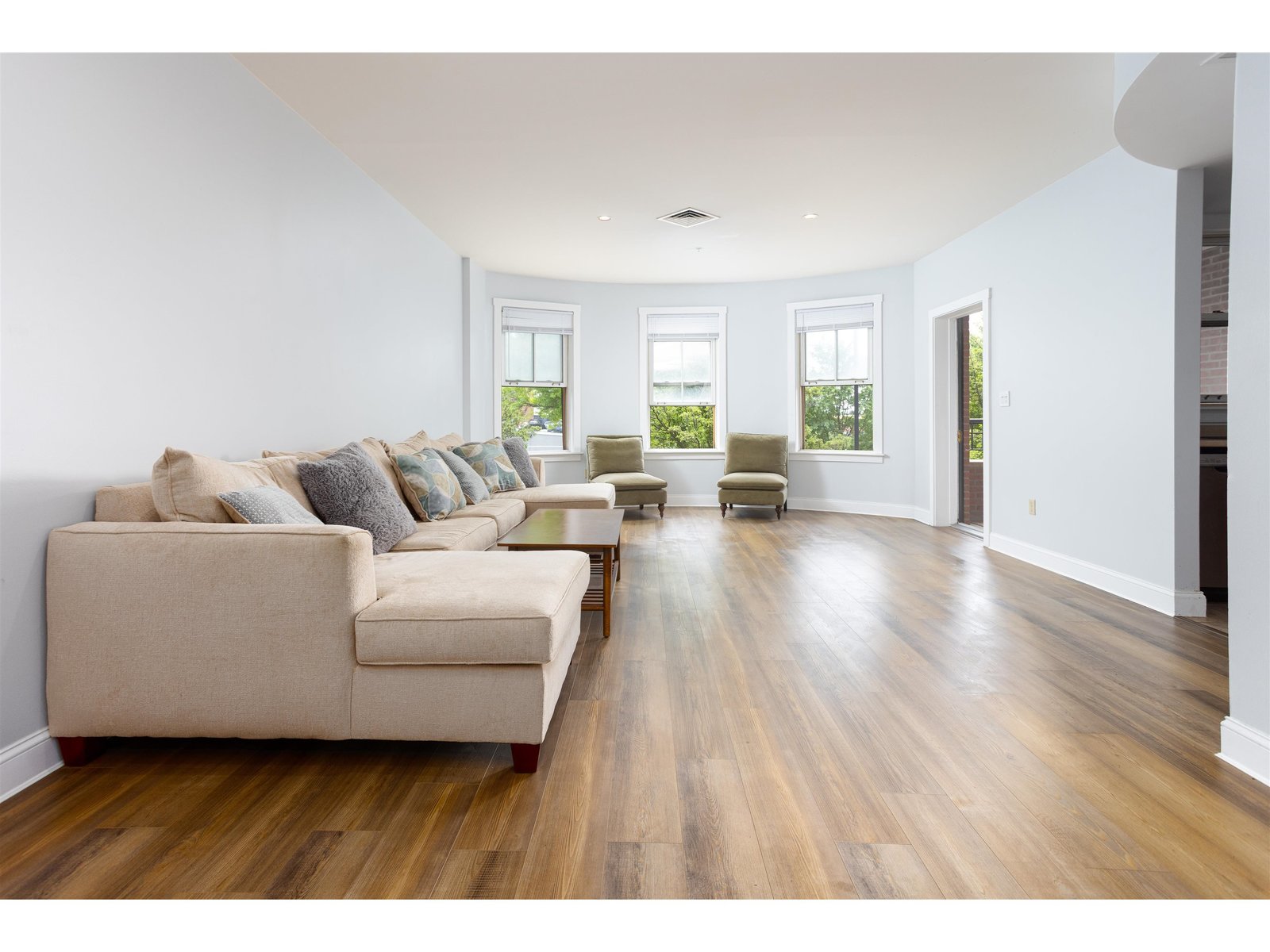 40 College Street, Unit 204C