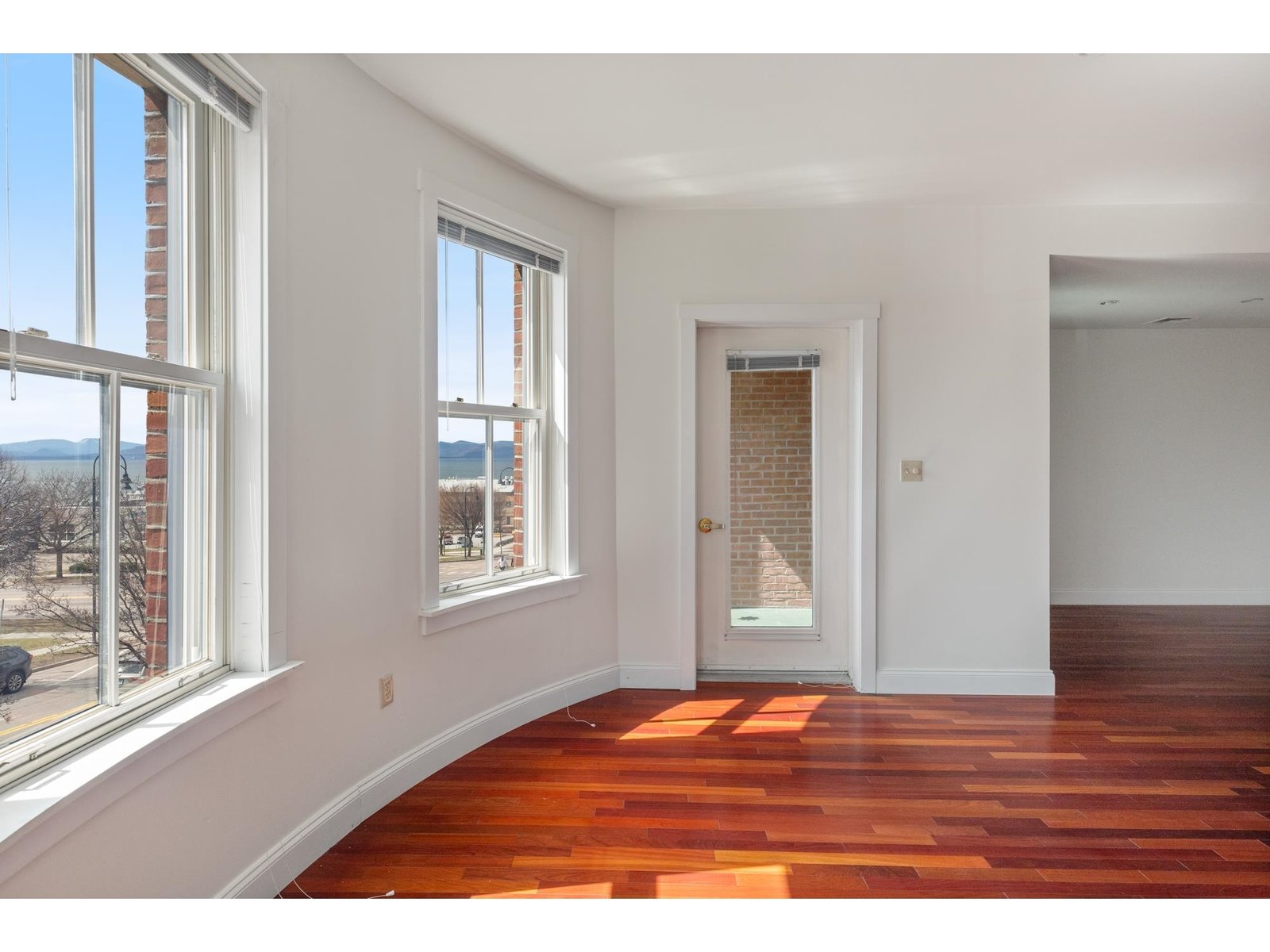 40 College Street, Unit 307