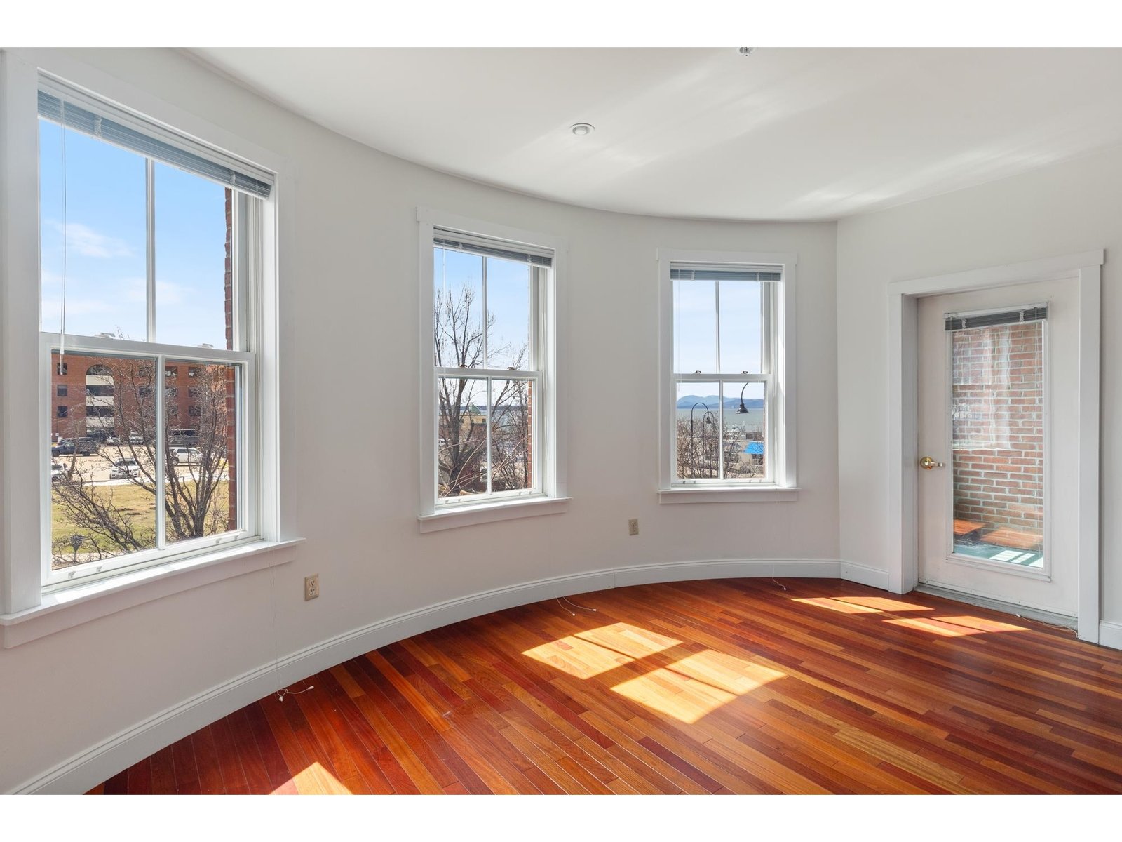40 College Street, Unit 307
