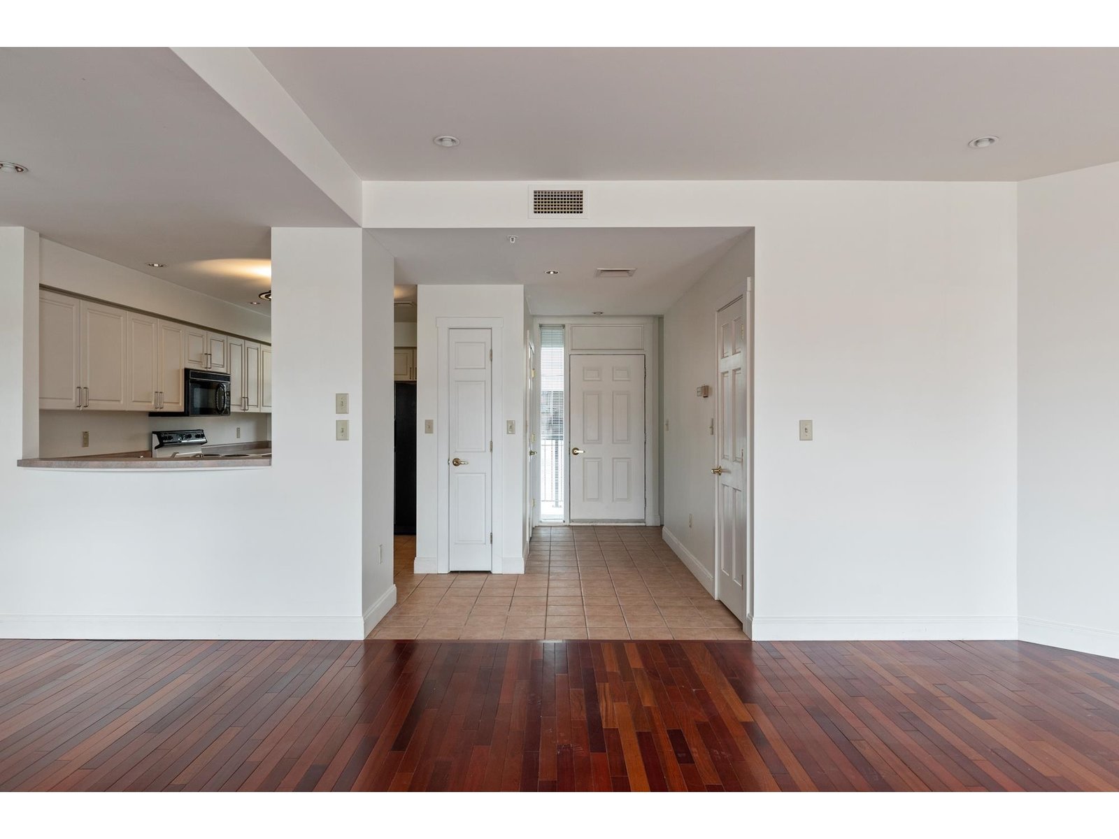 40 College Street, Unit 307