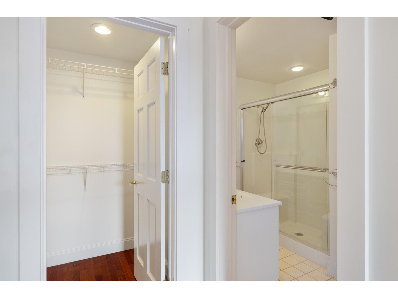 40 College Street, Unit 307