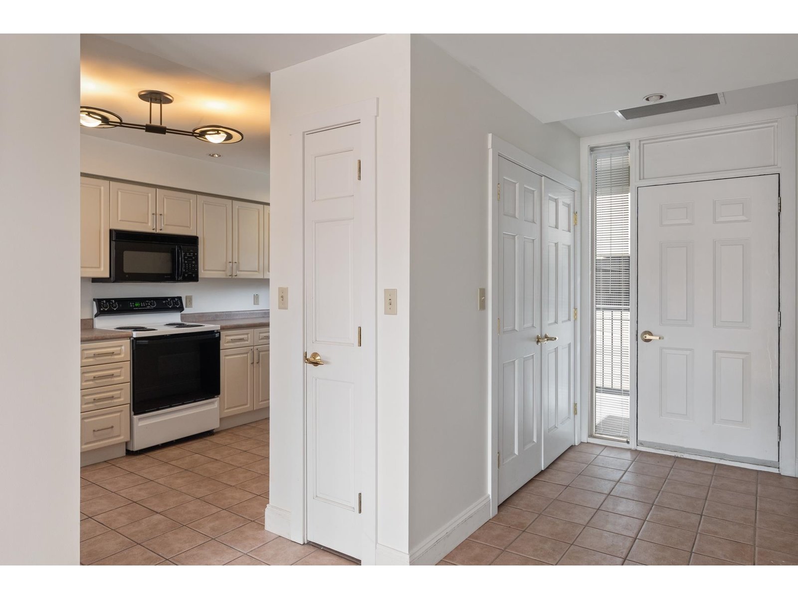 40 College Street, Unit 307