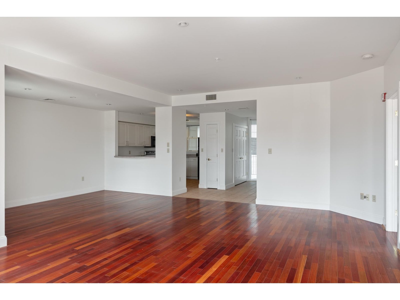 40 College Street, Unit 307