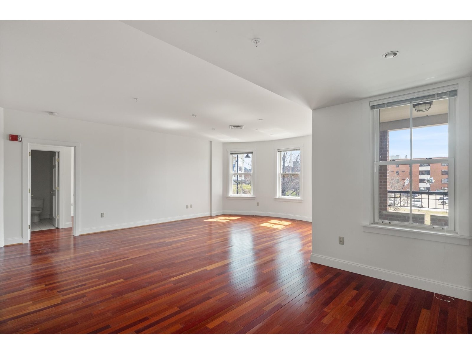 40 College Street, Unit 307