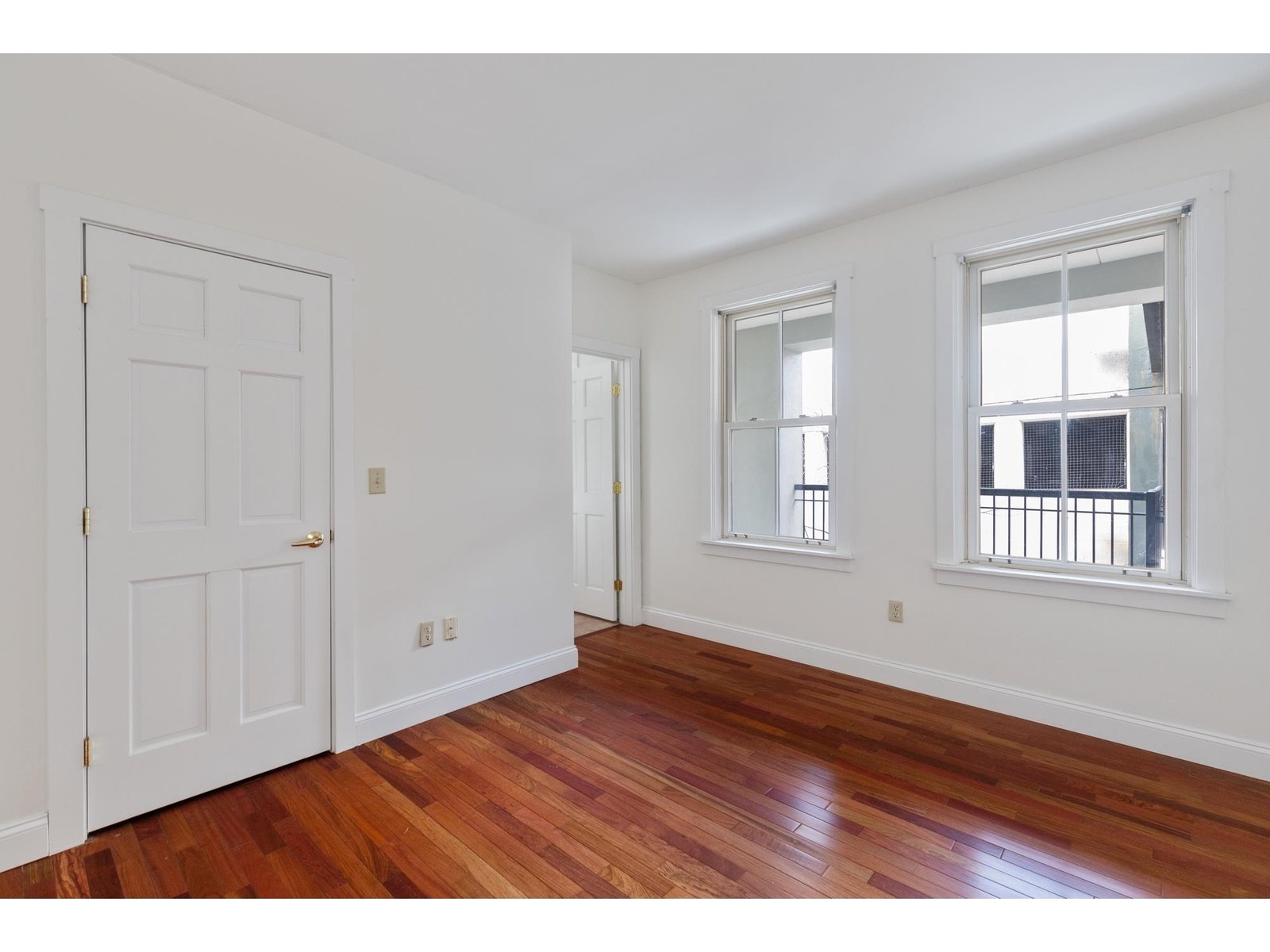 40 College Street, Unit 307