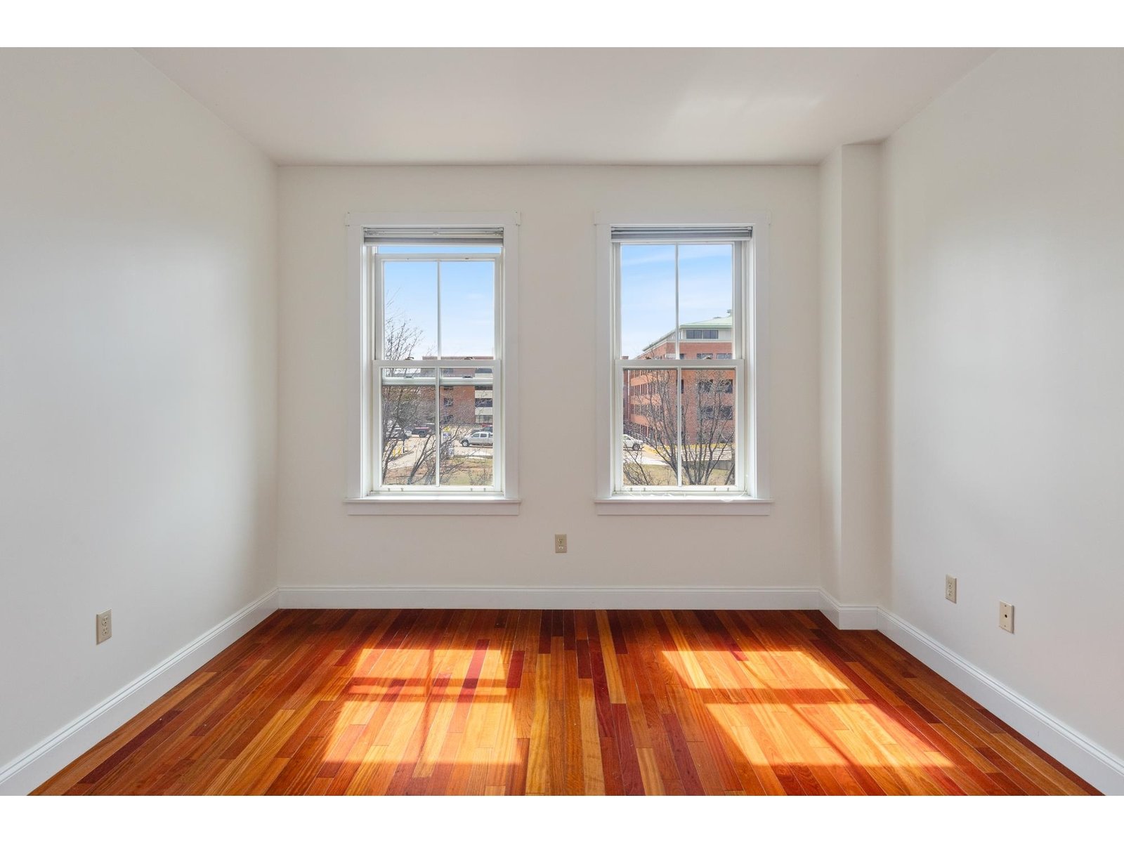 40 College Street, Unit 307