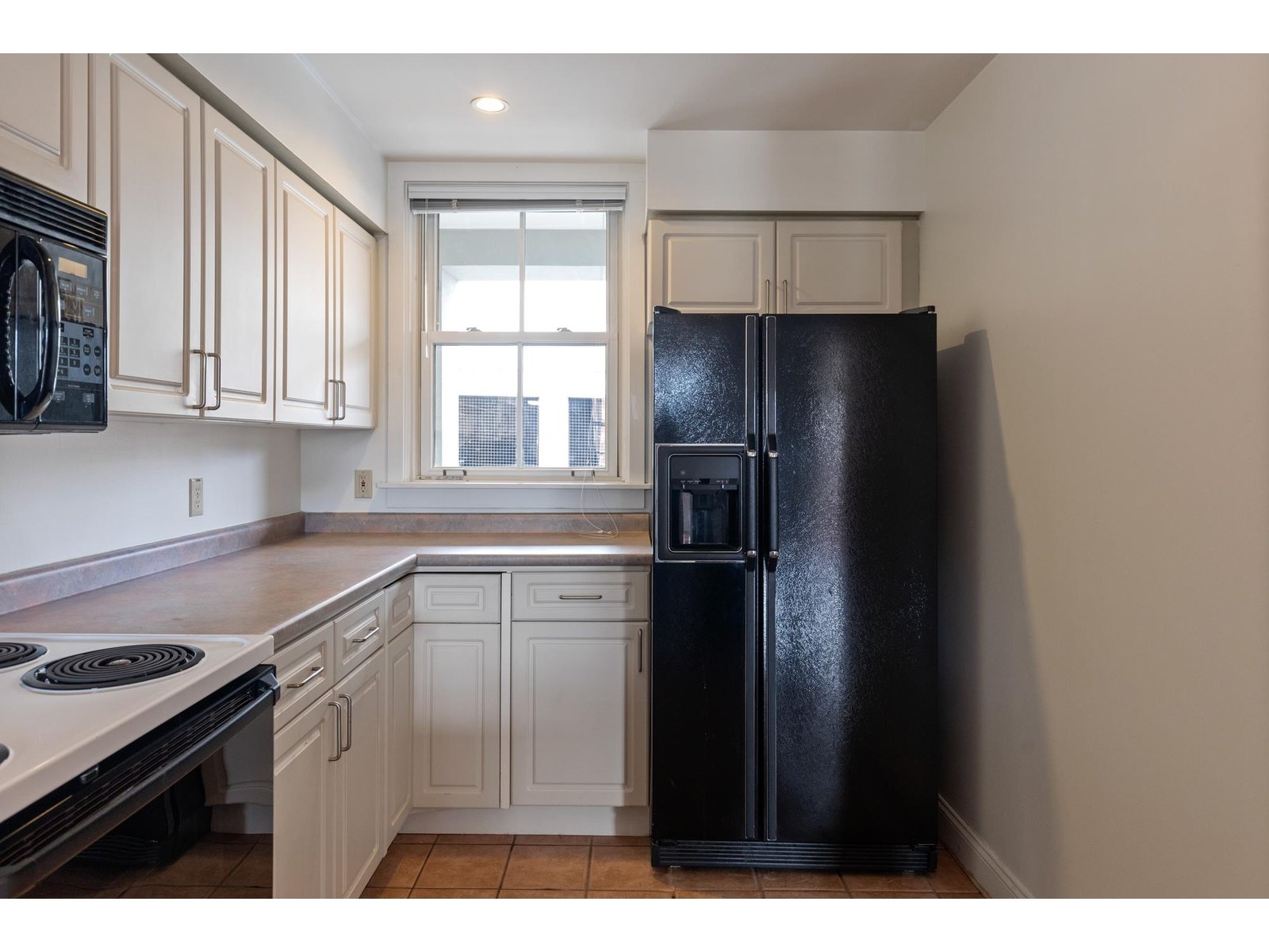 40 College Street, Unit 307