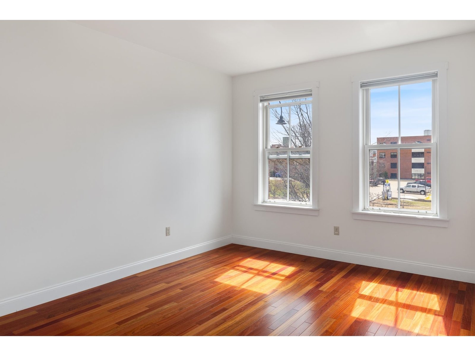 40 College Street, Unit 307