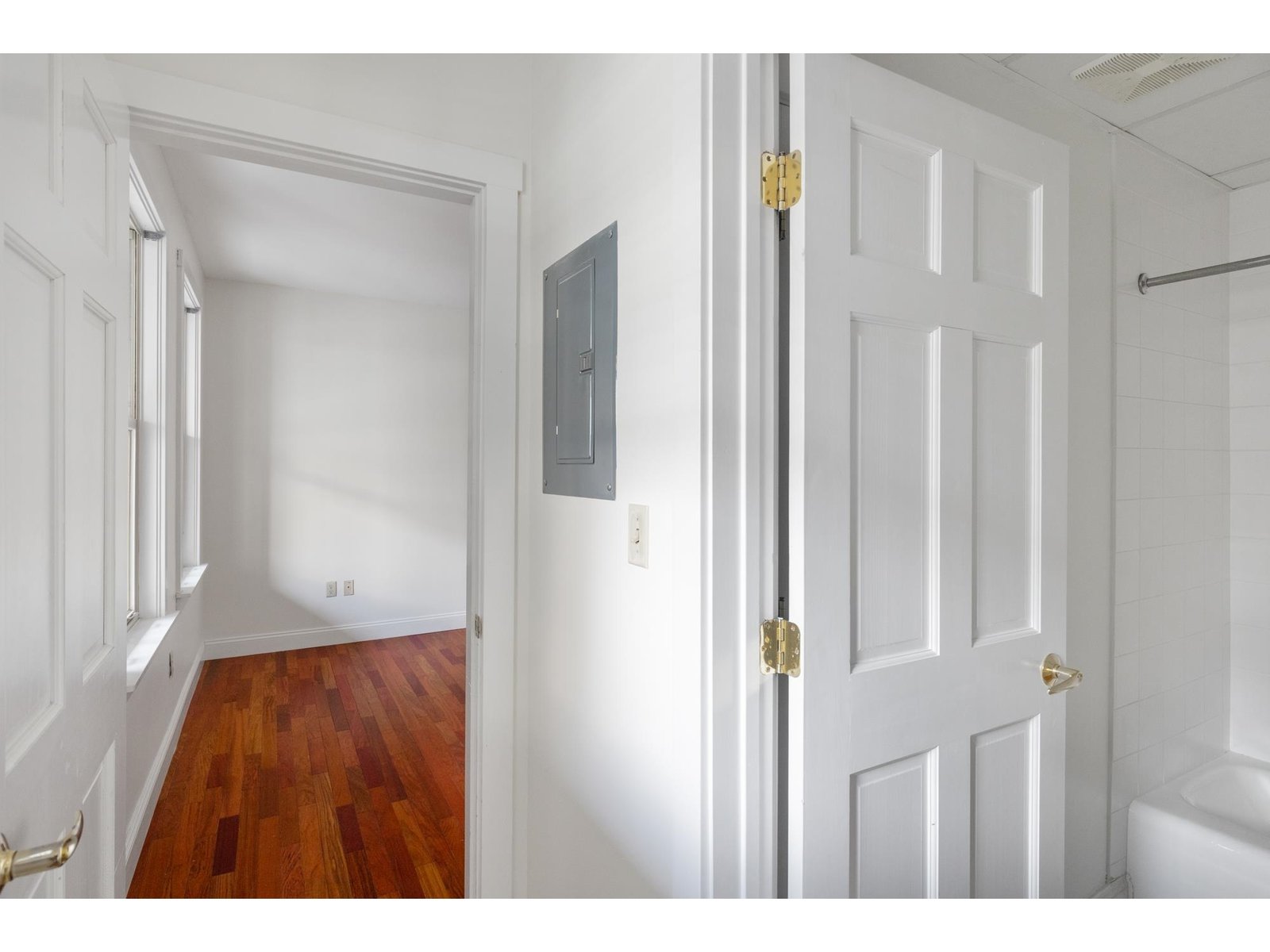 40 College Street, Unit 307