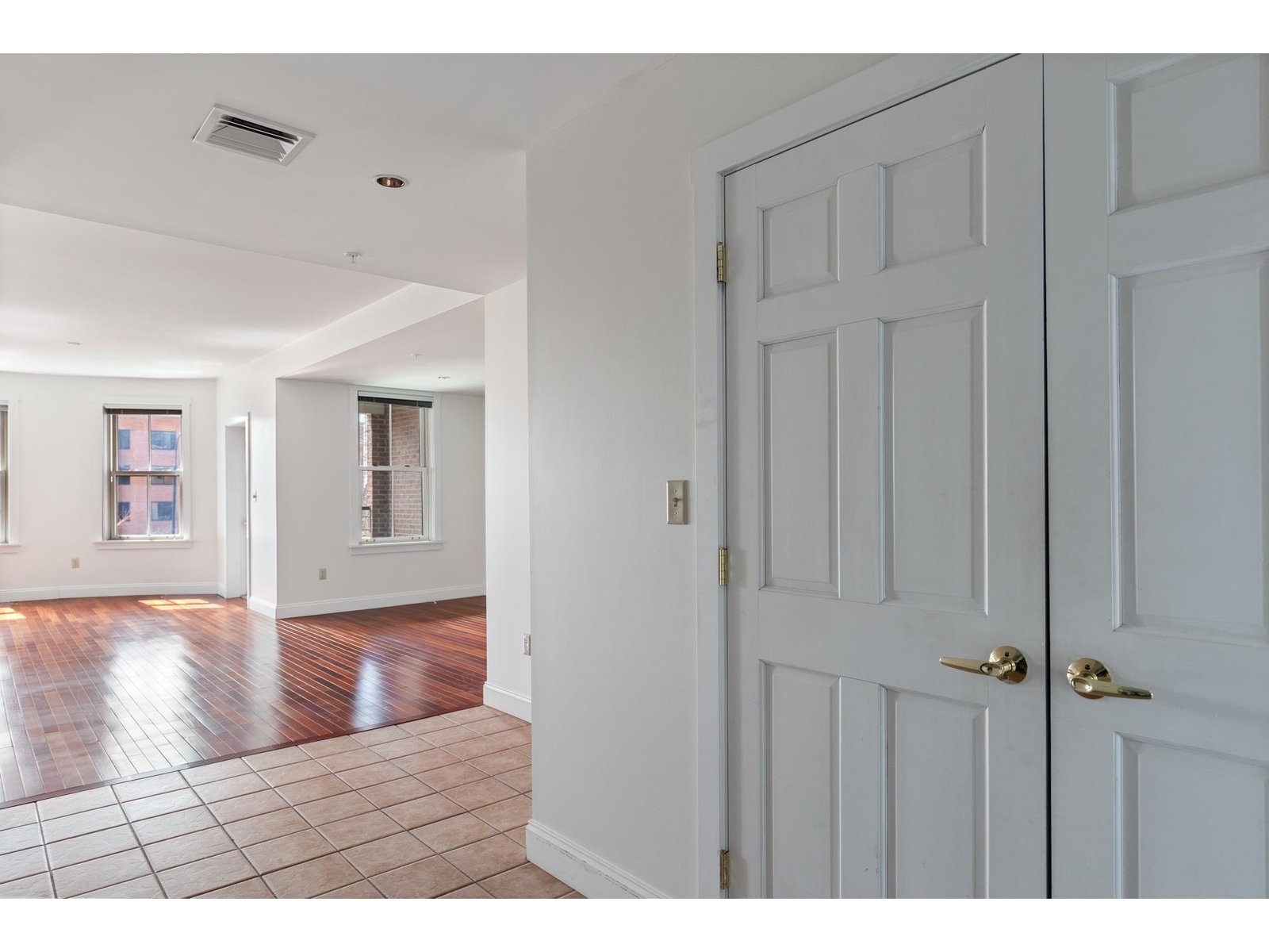 40 College Street, Unit 307