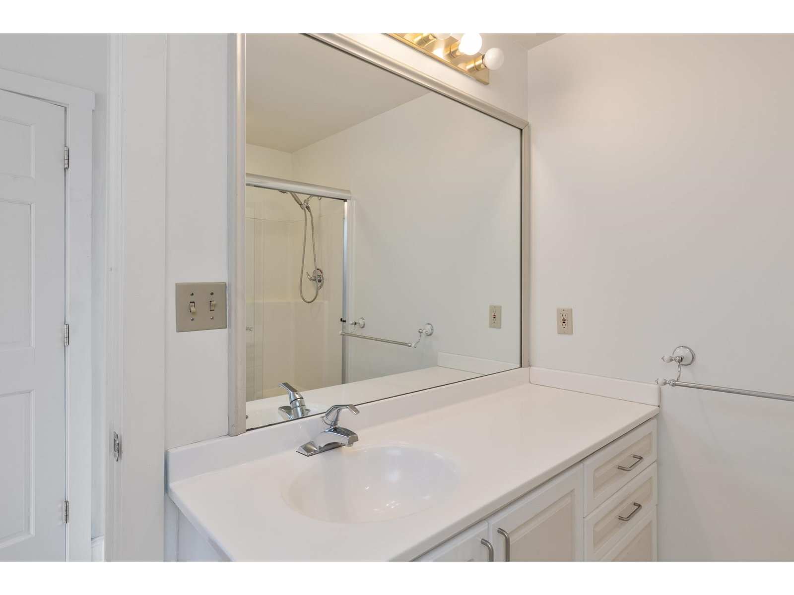 40 College Street, Unit 307