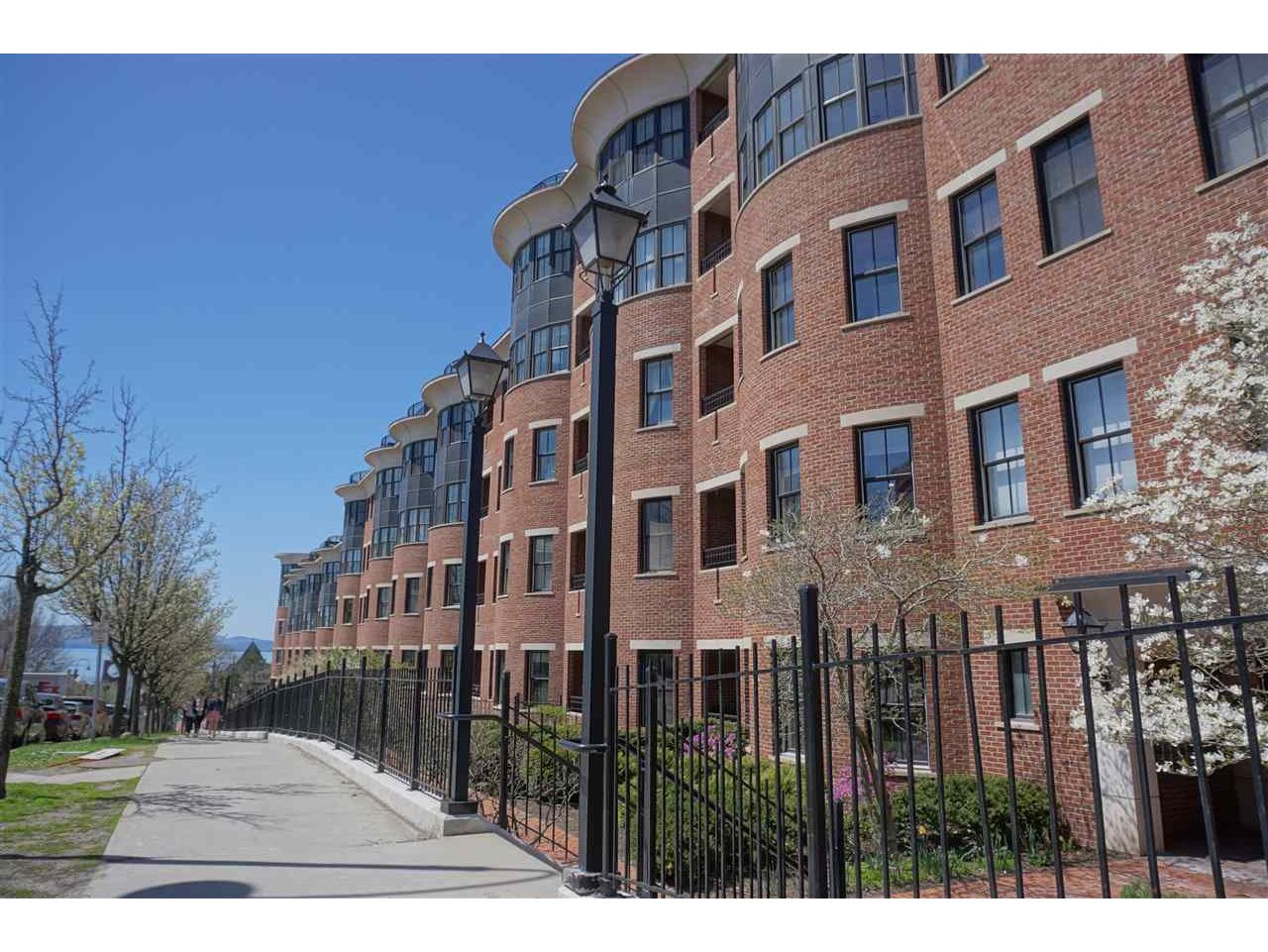 40 College Street, Unit 309
