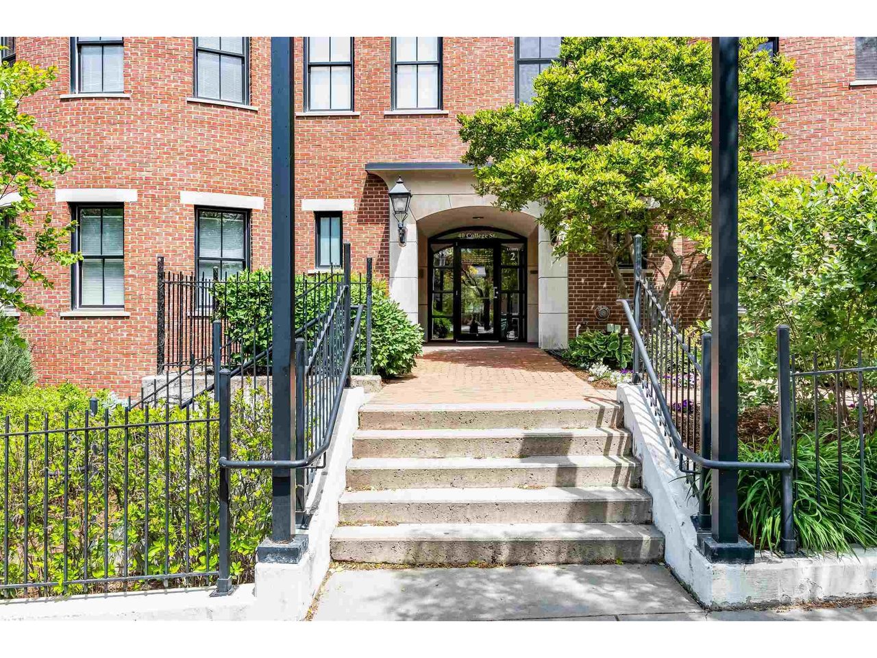 40 College Street, Unit 507