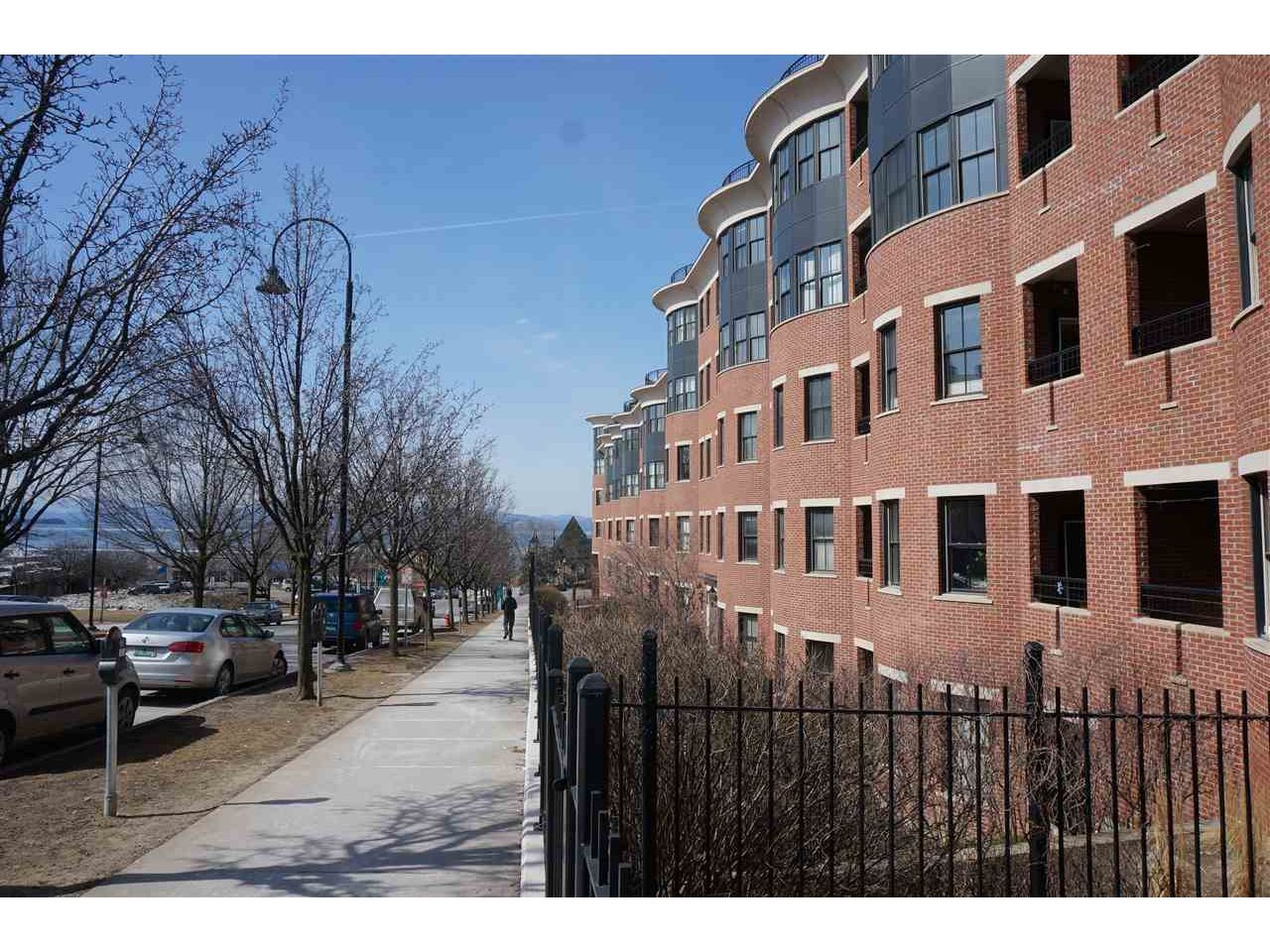 40 College Street, Unit 516
