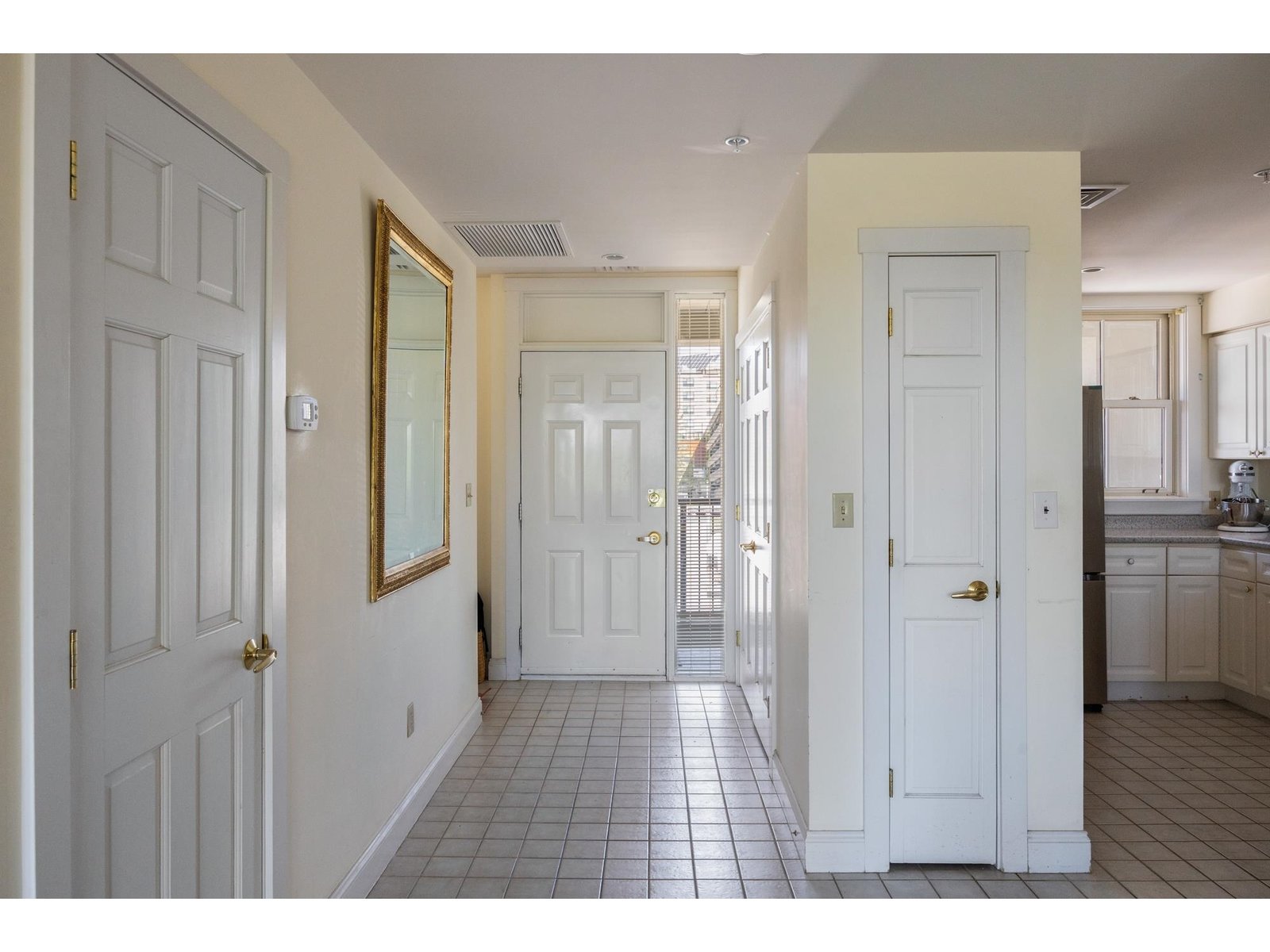 40 College Street, Unit 606