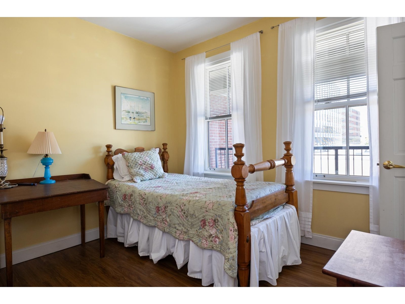 40 College Street, Unit 606