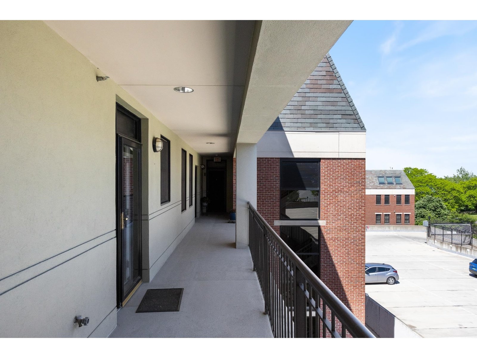 40 College Street, Unit 606