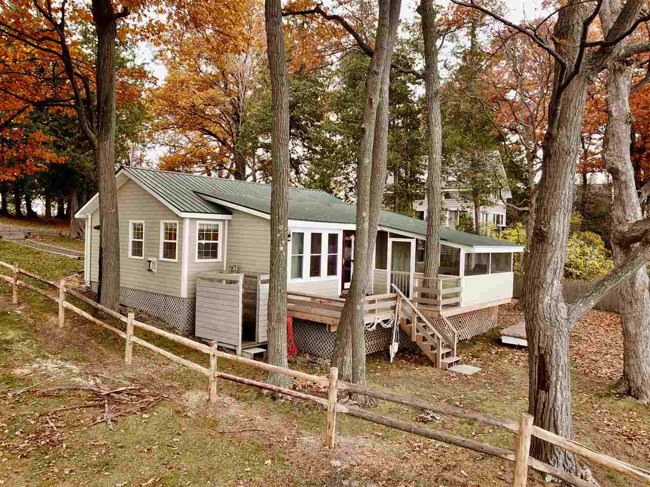 40 Lakeshore Boulevard
