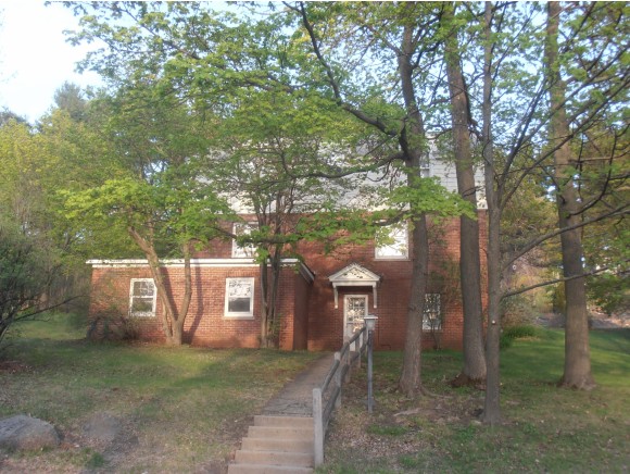 400 South Willard Street