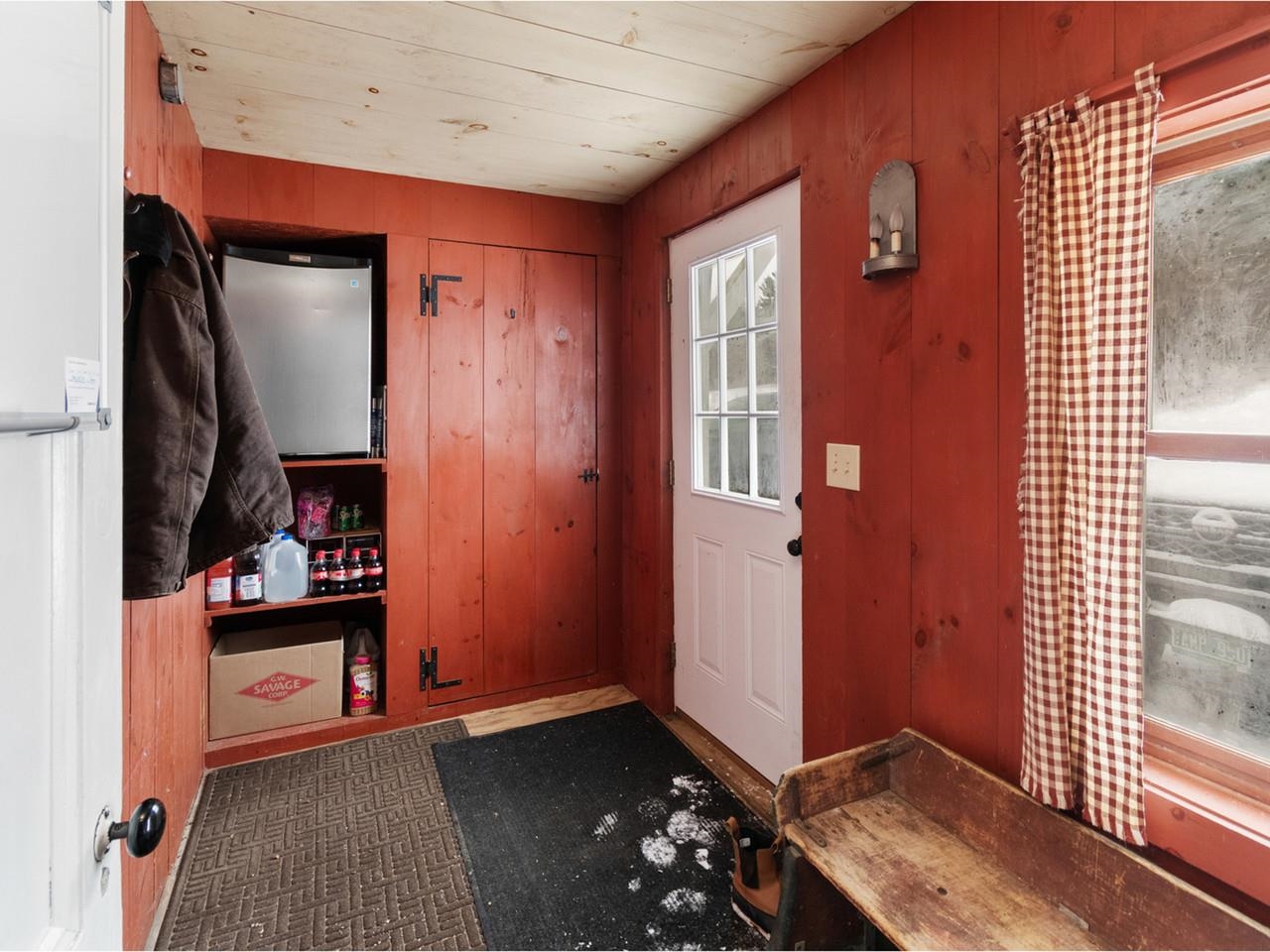 Mudroom/entryway area