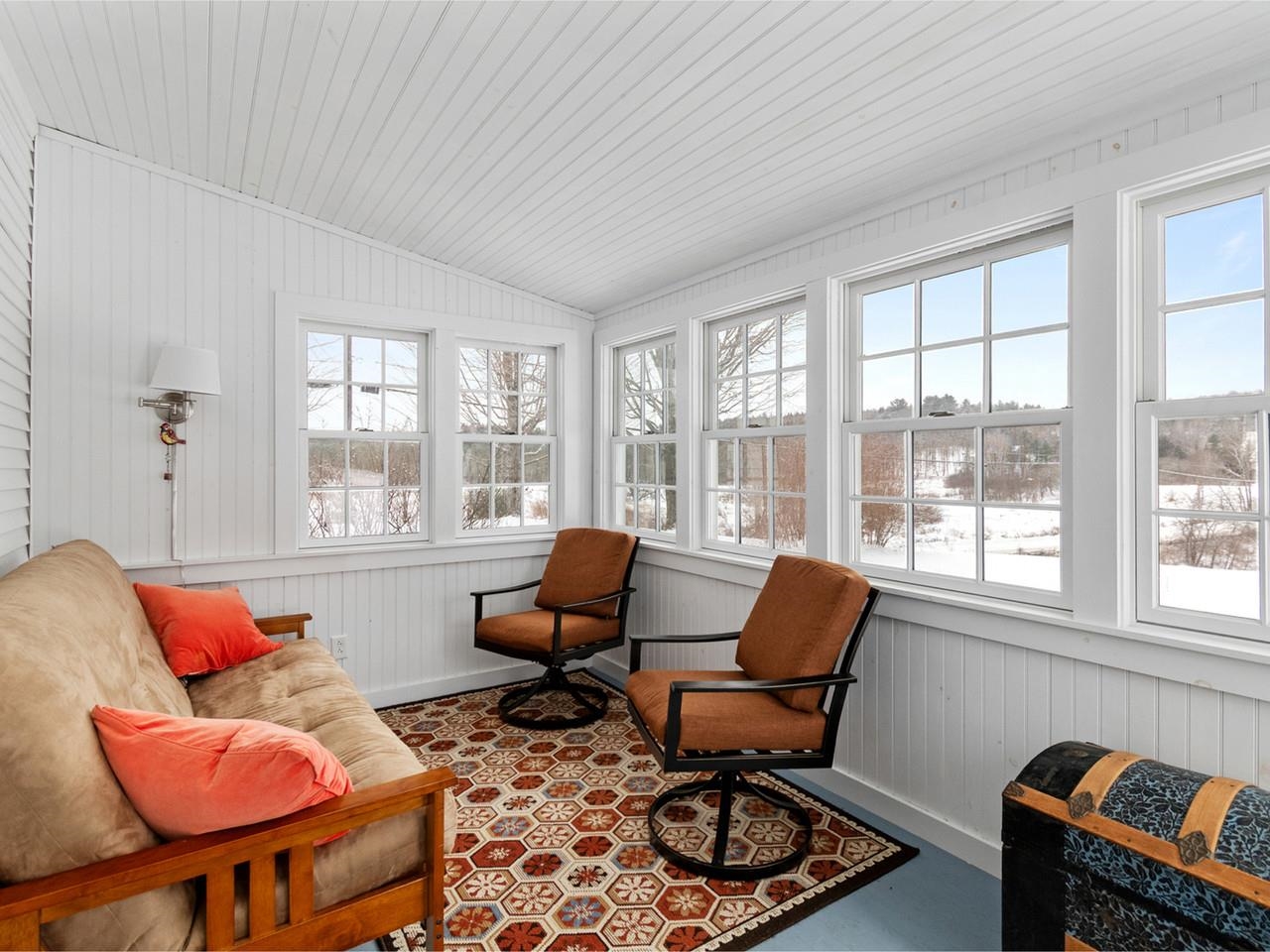 Fantastic 3-season porch!