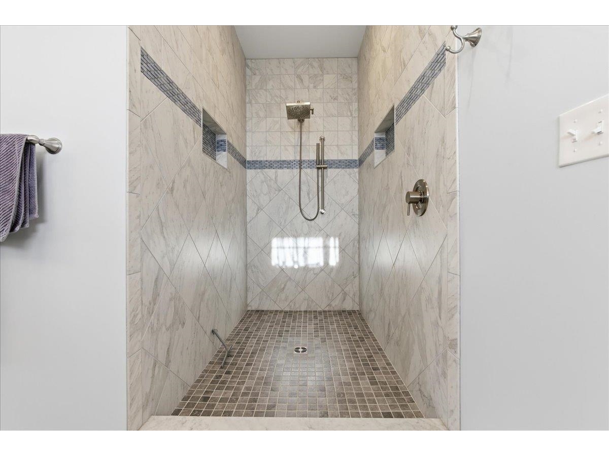 405 Harriet Drive, Unit B