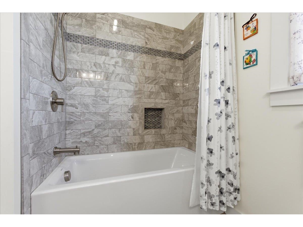 405 Harriet Drive, Unit B