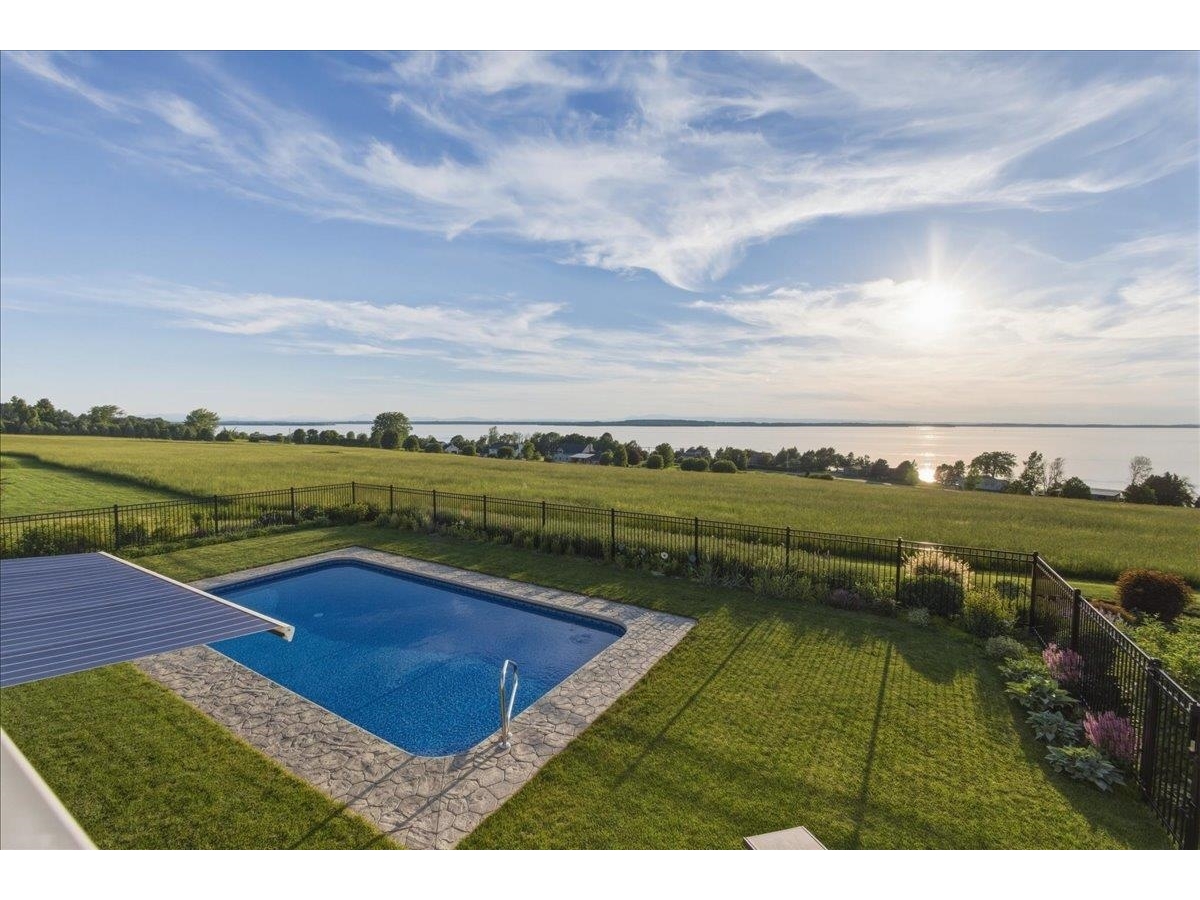 405 Harriet Drive, Unit B