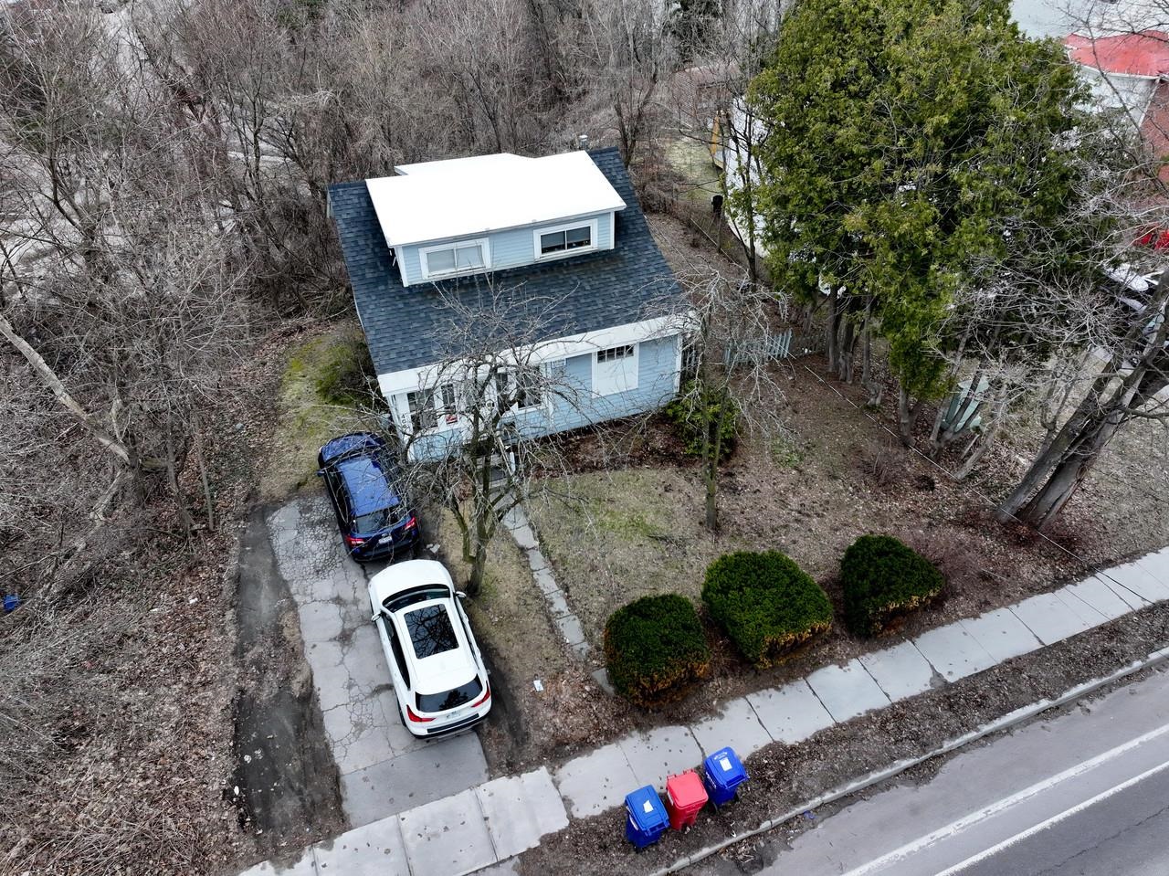 406 Colchester Avenue