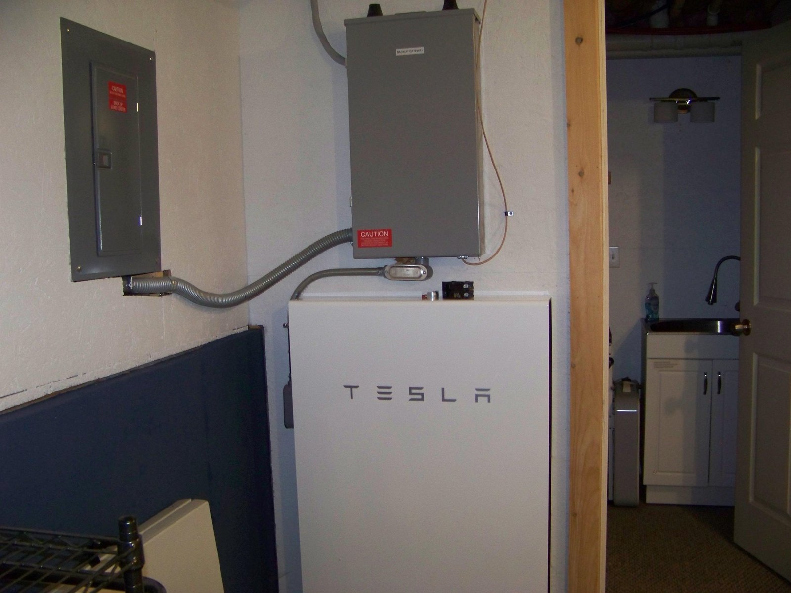 Battery wall