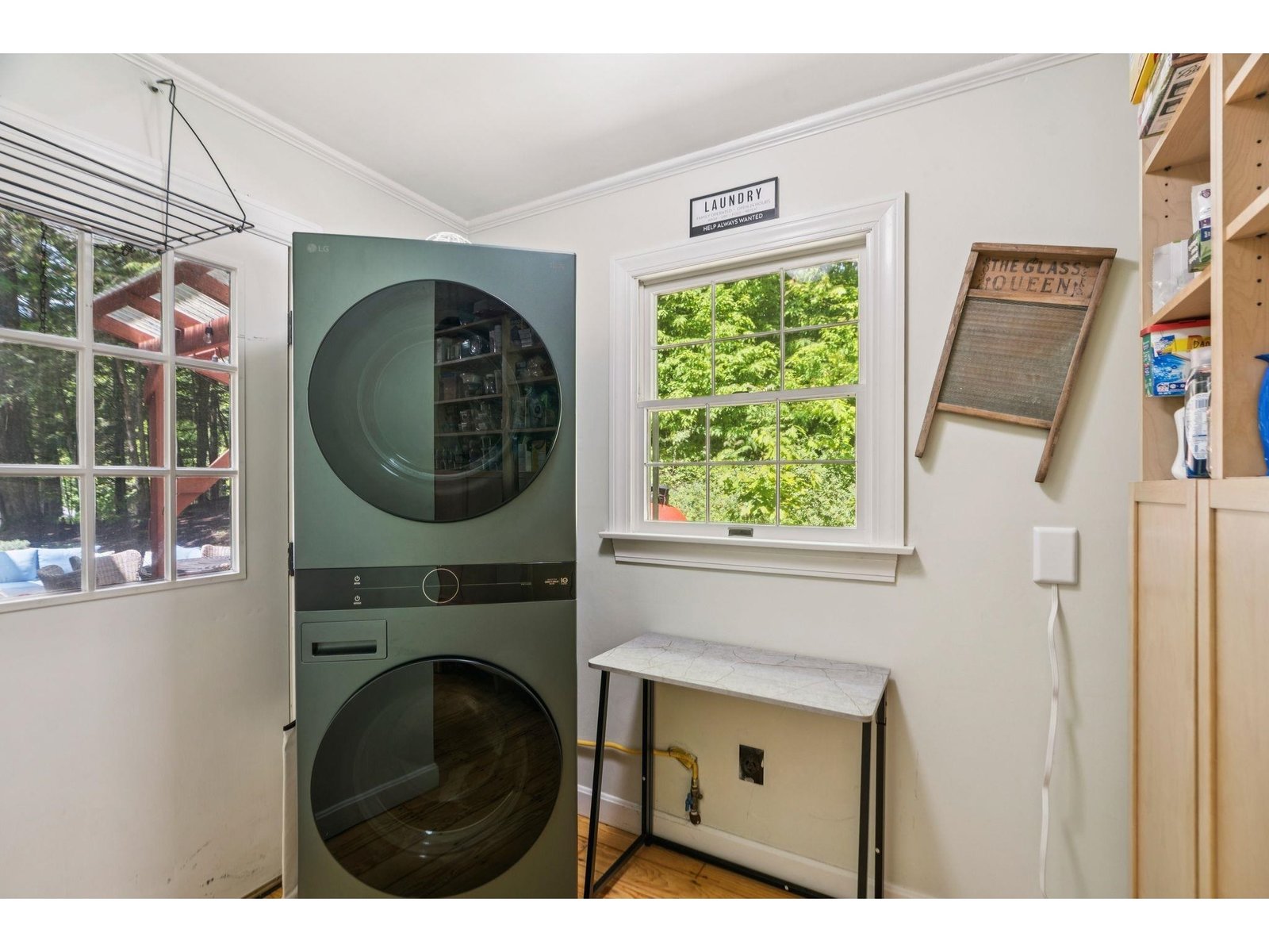 Thin IQ laundry