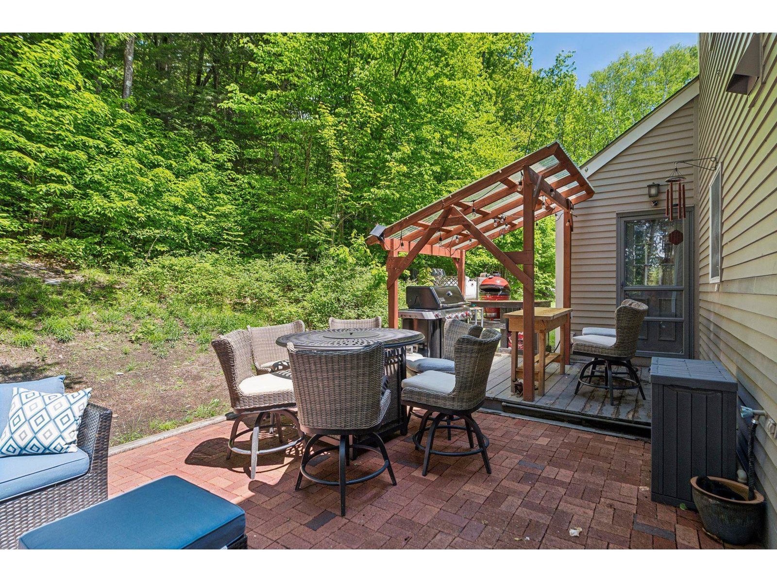 Outdoor Kitchen Area