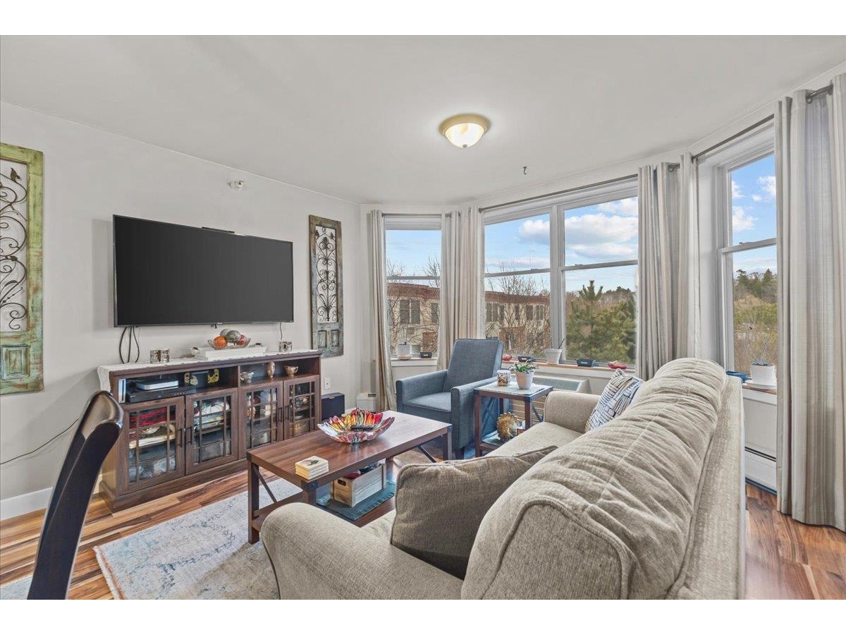 409 Farrell Street, Unit 400