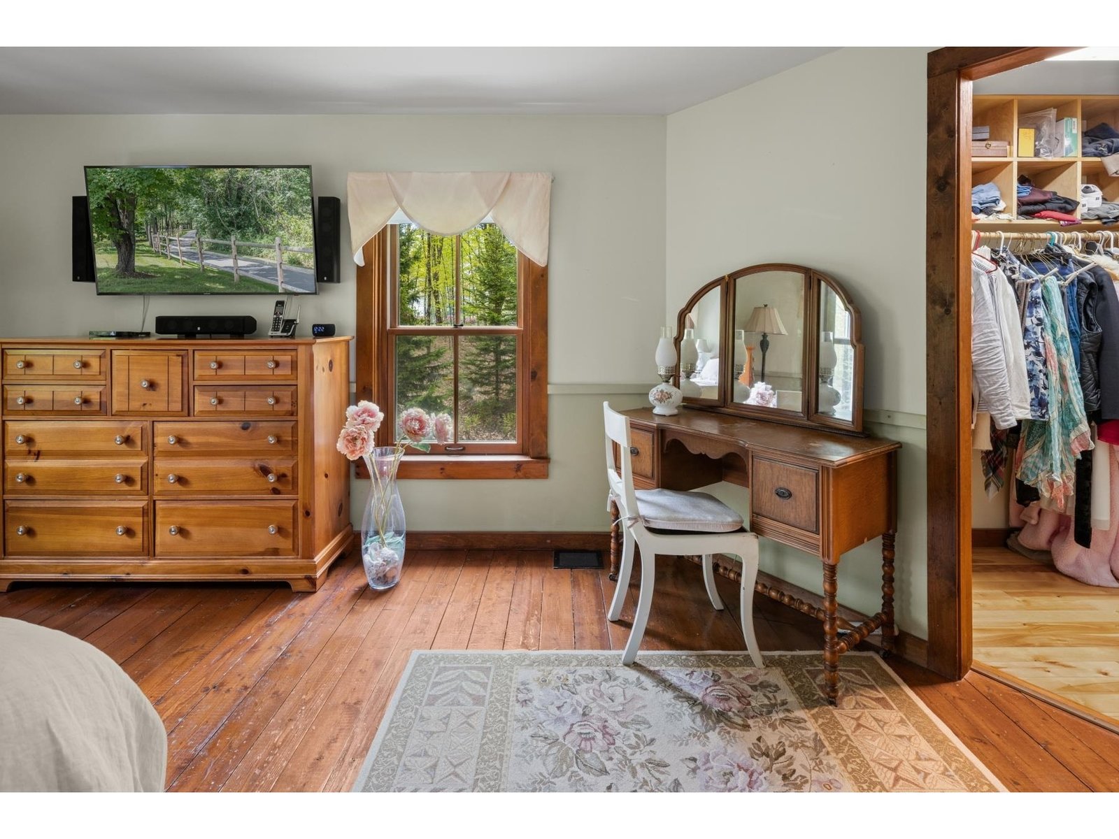 409 Hollow View Road