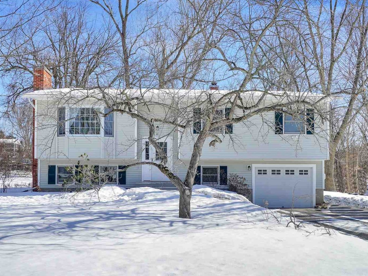 41 Horseshoe Drive