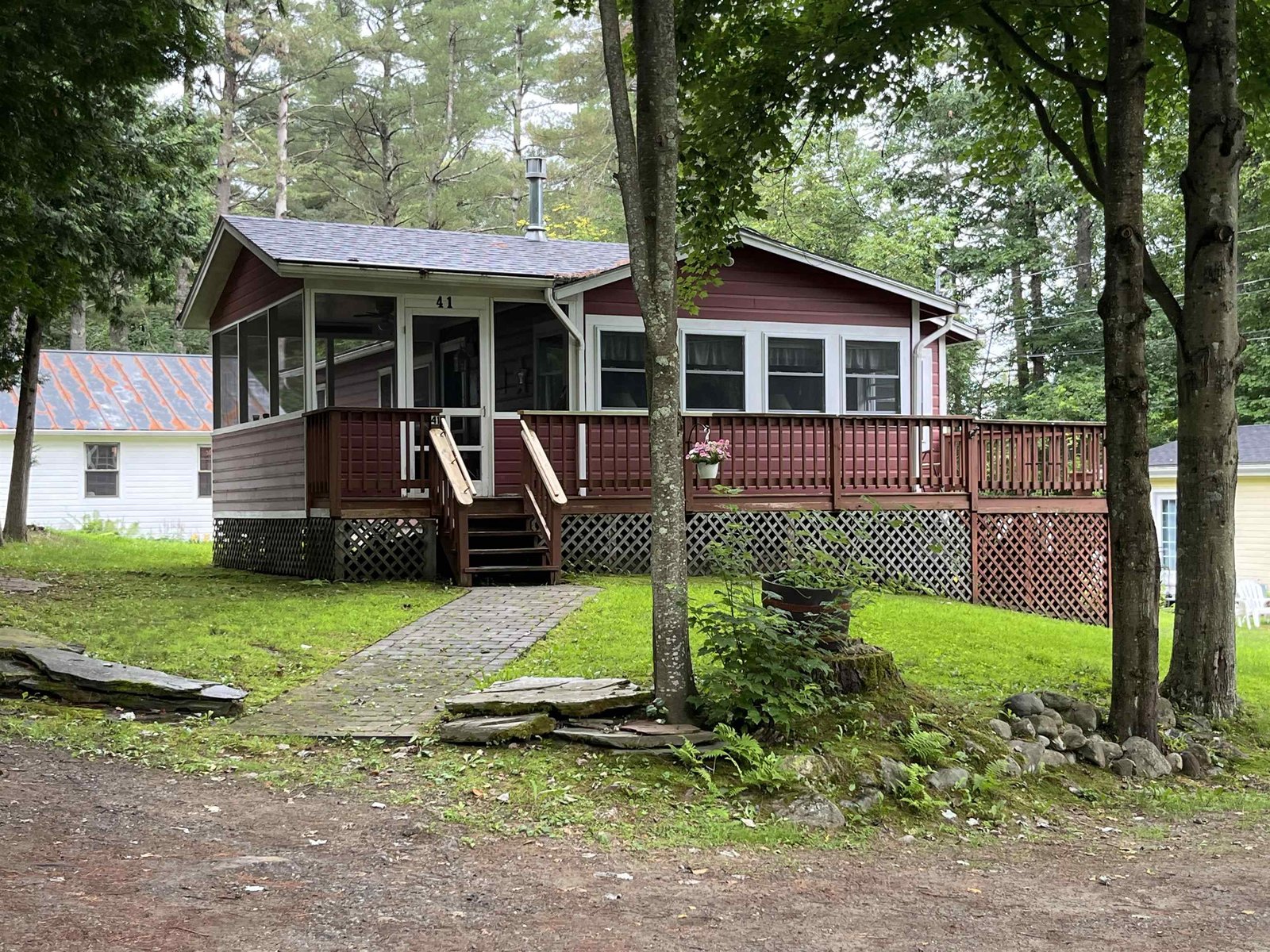 41 Lake Circle