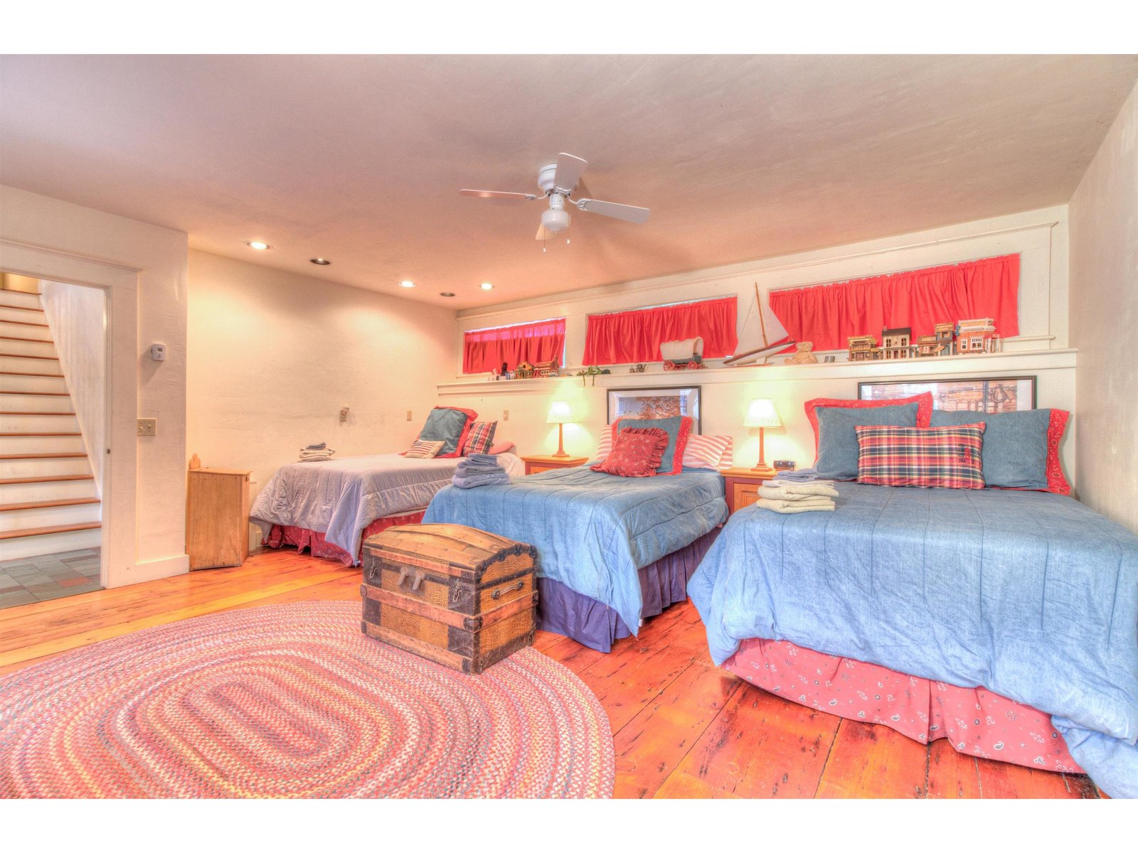 Recreation Room or bedroom