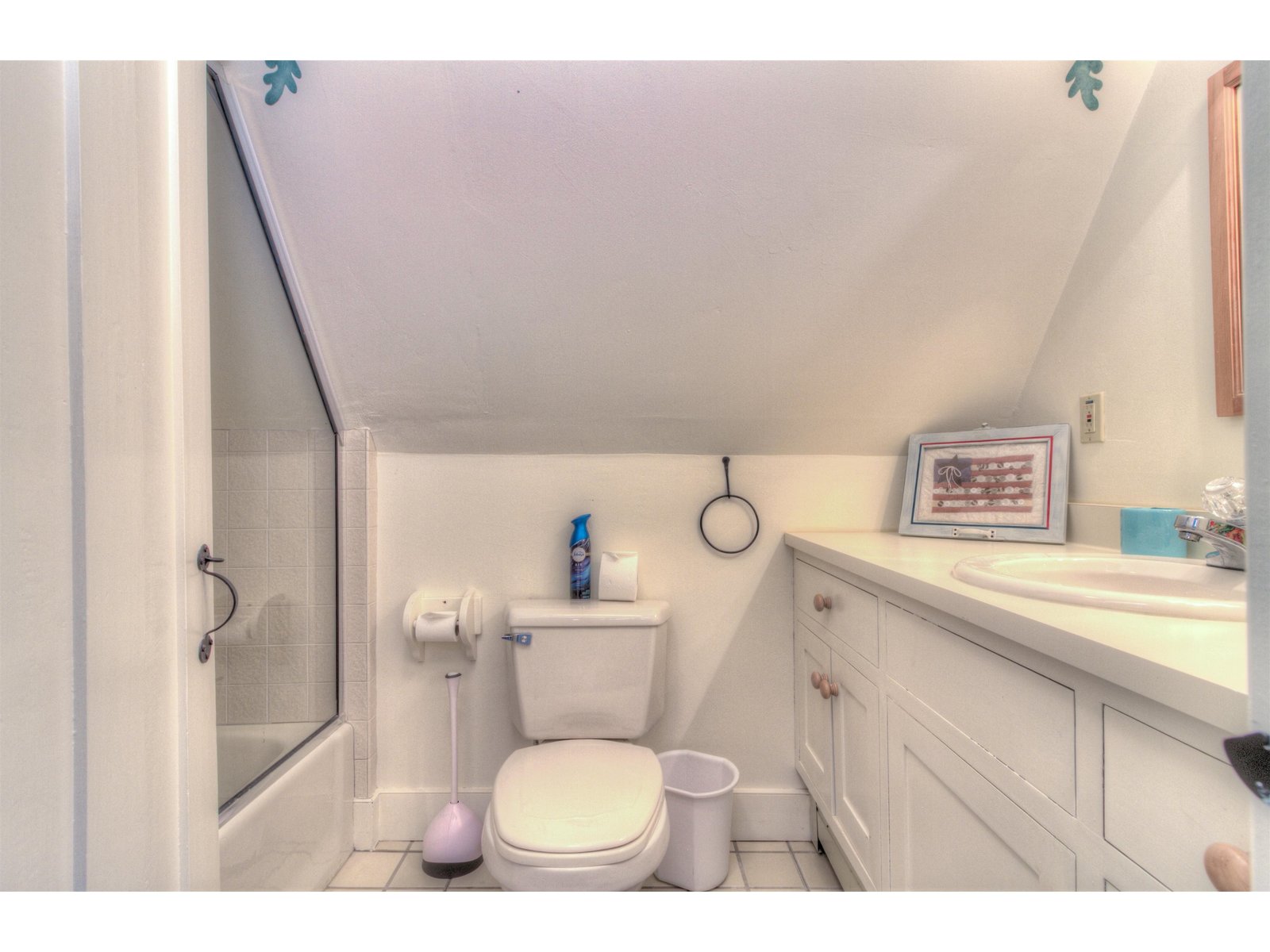 3rd Flr on Suite Bathroom