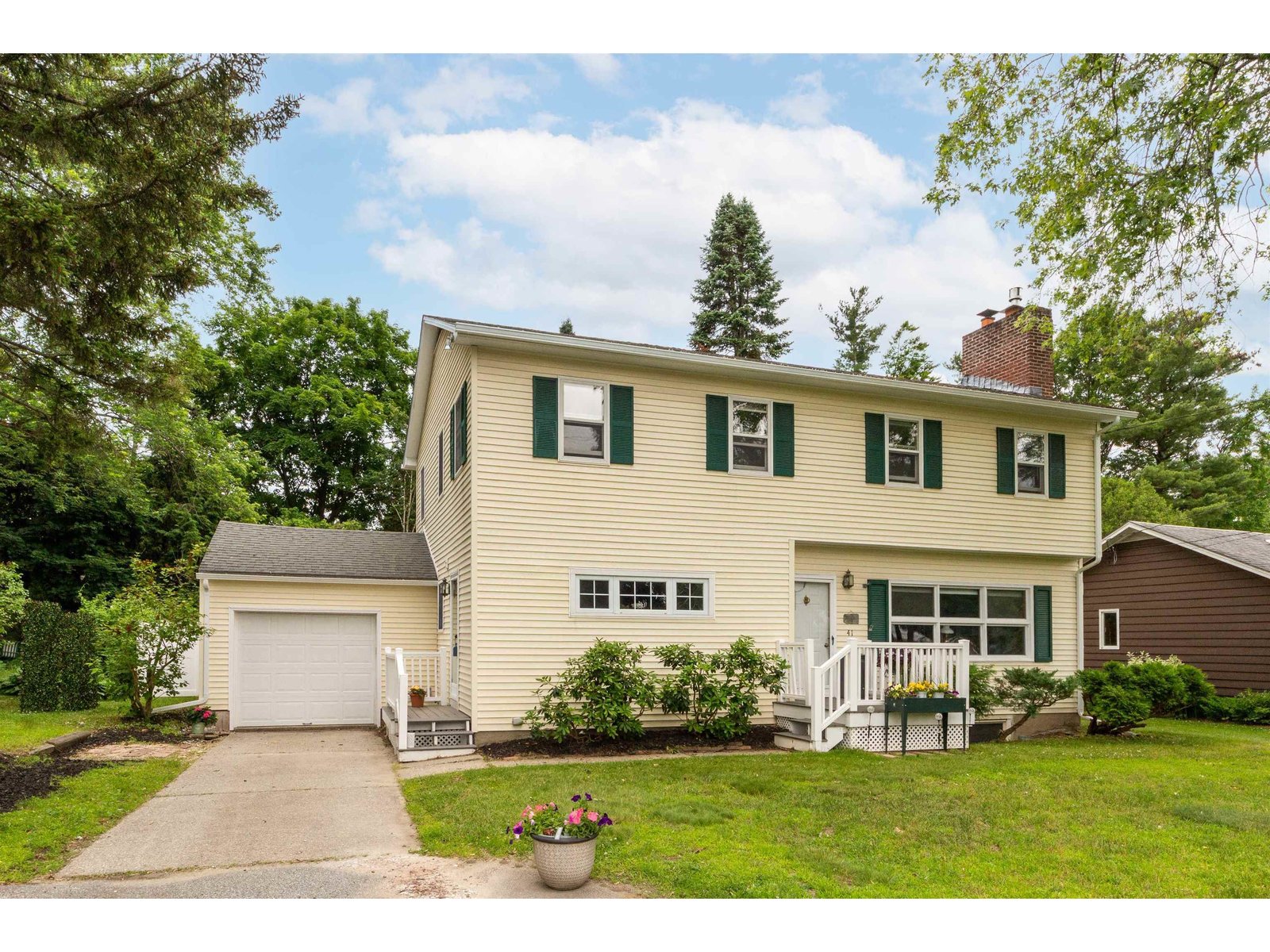 41 McIntosh Avenue
