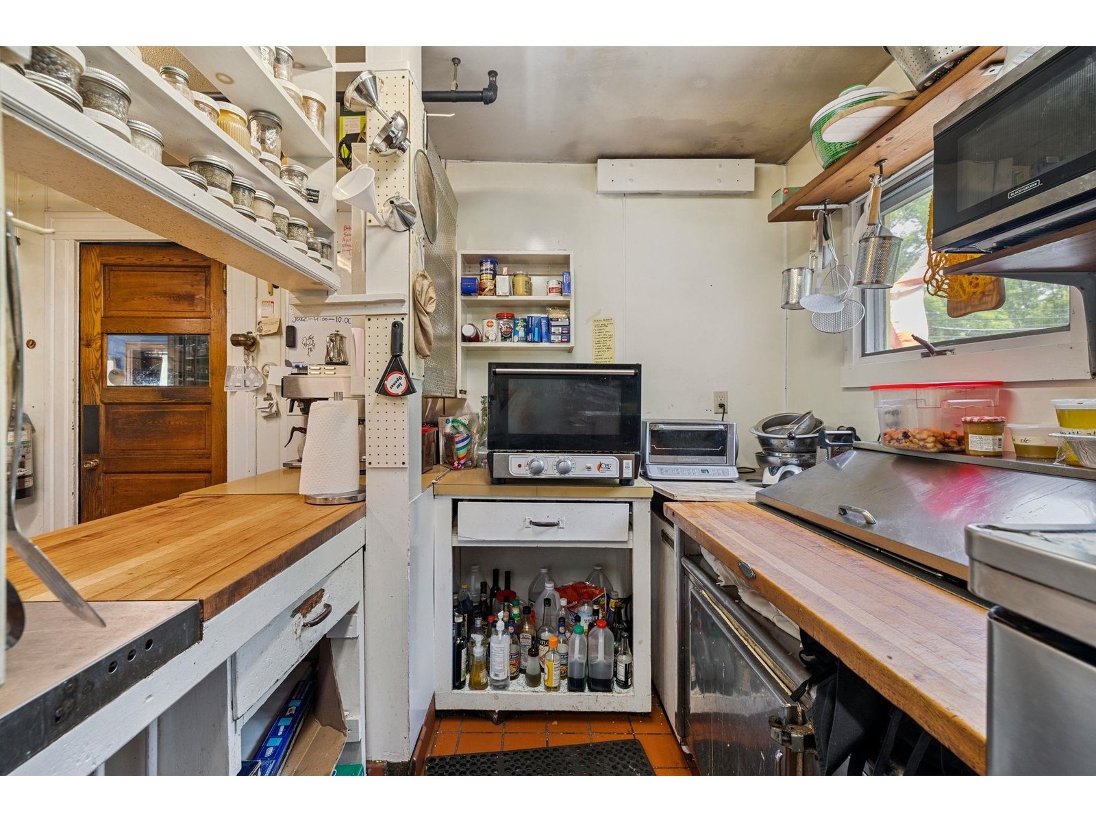Commercial kitchen