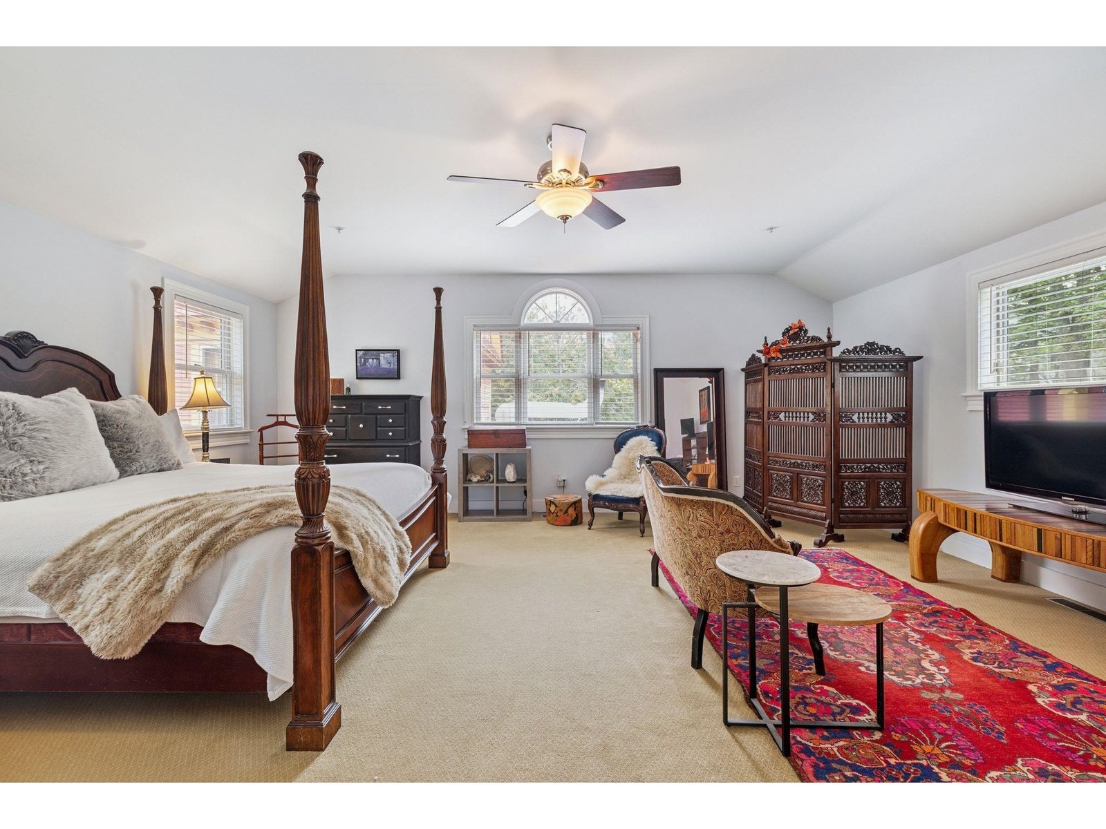 First floor bath in owners' quarters