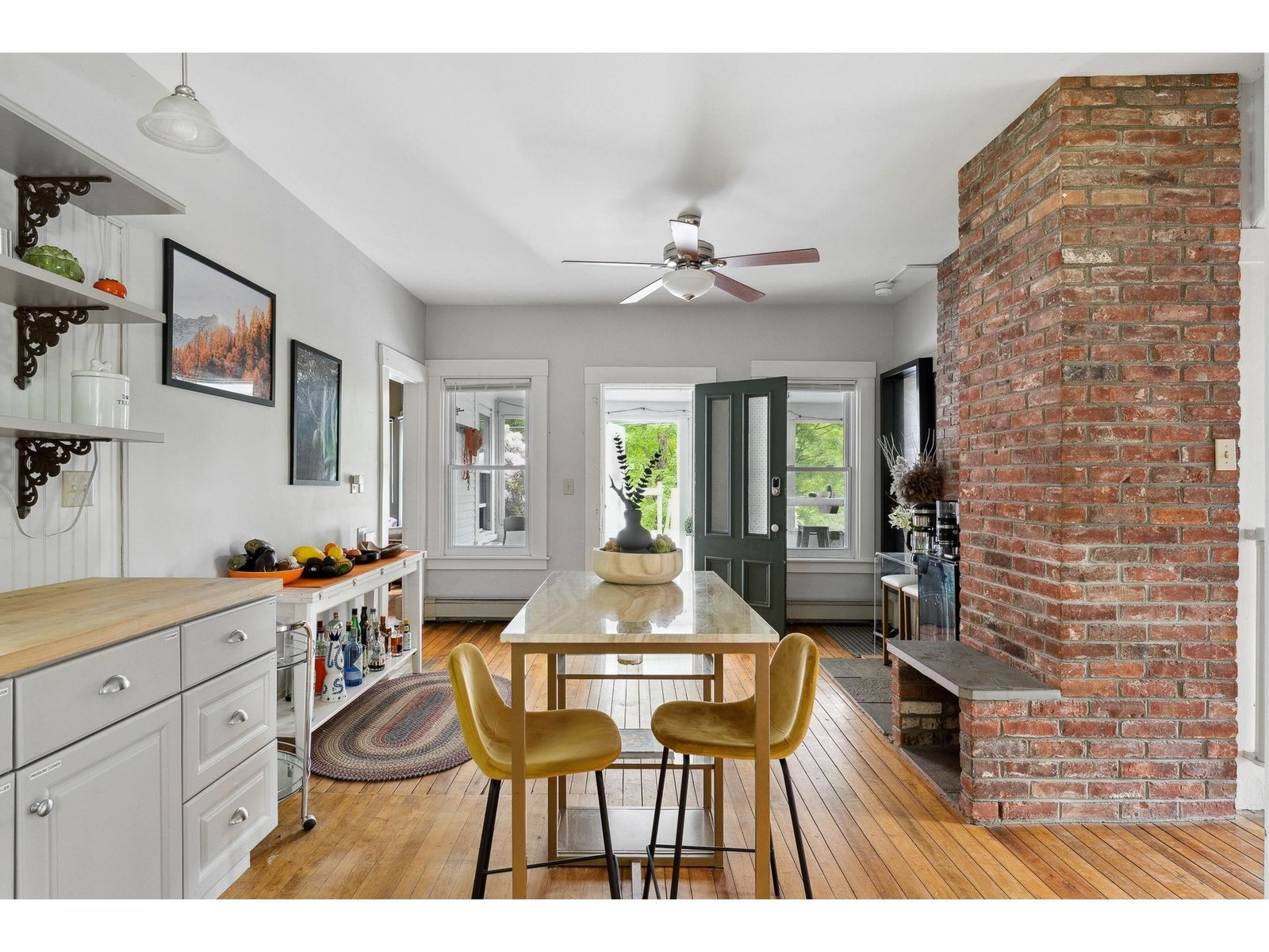 Main level residence eat-in Kitchen