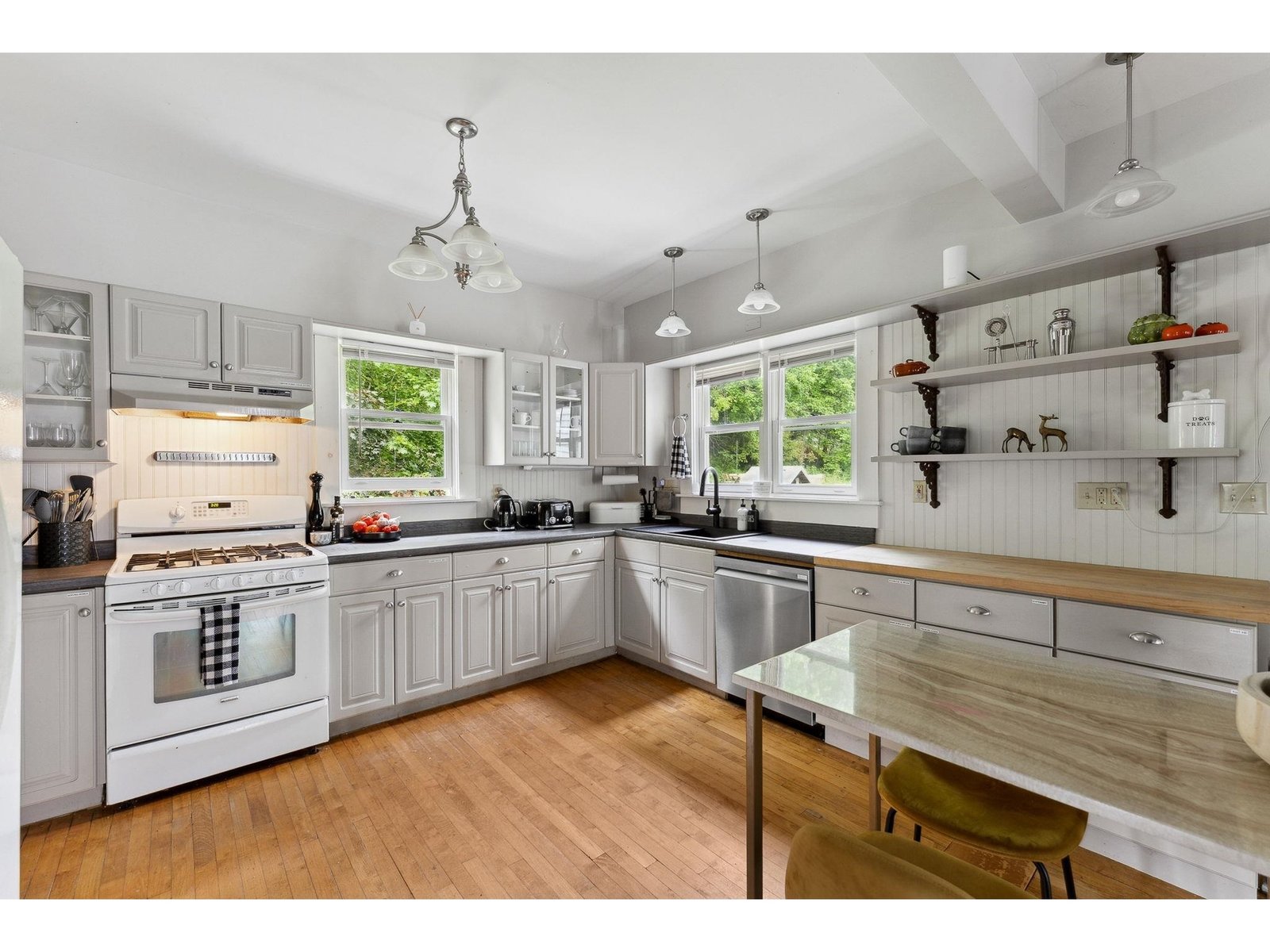 Main level Kitchen