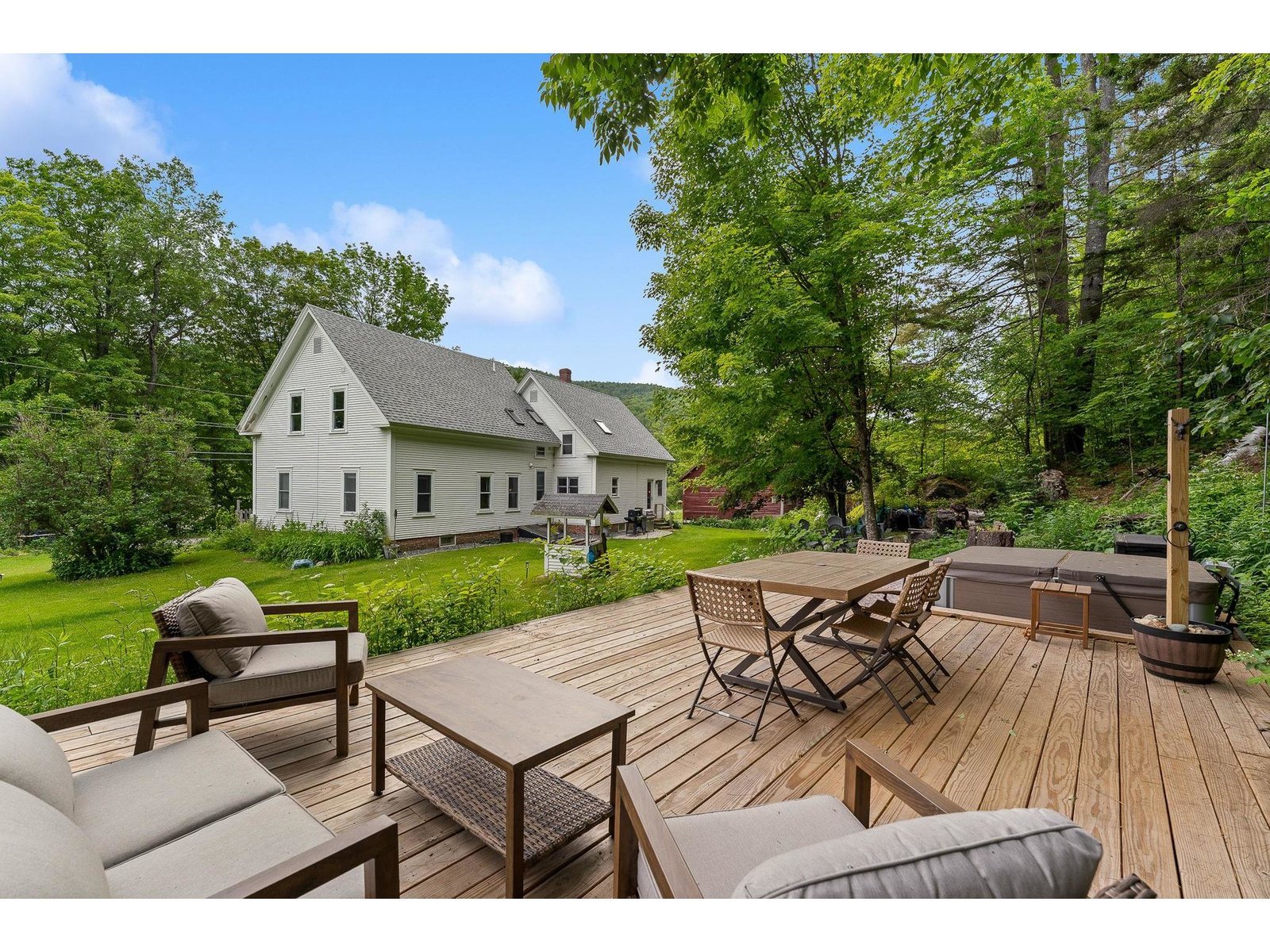 Entertaining deck