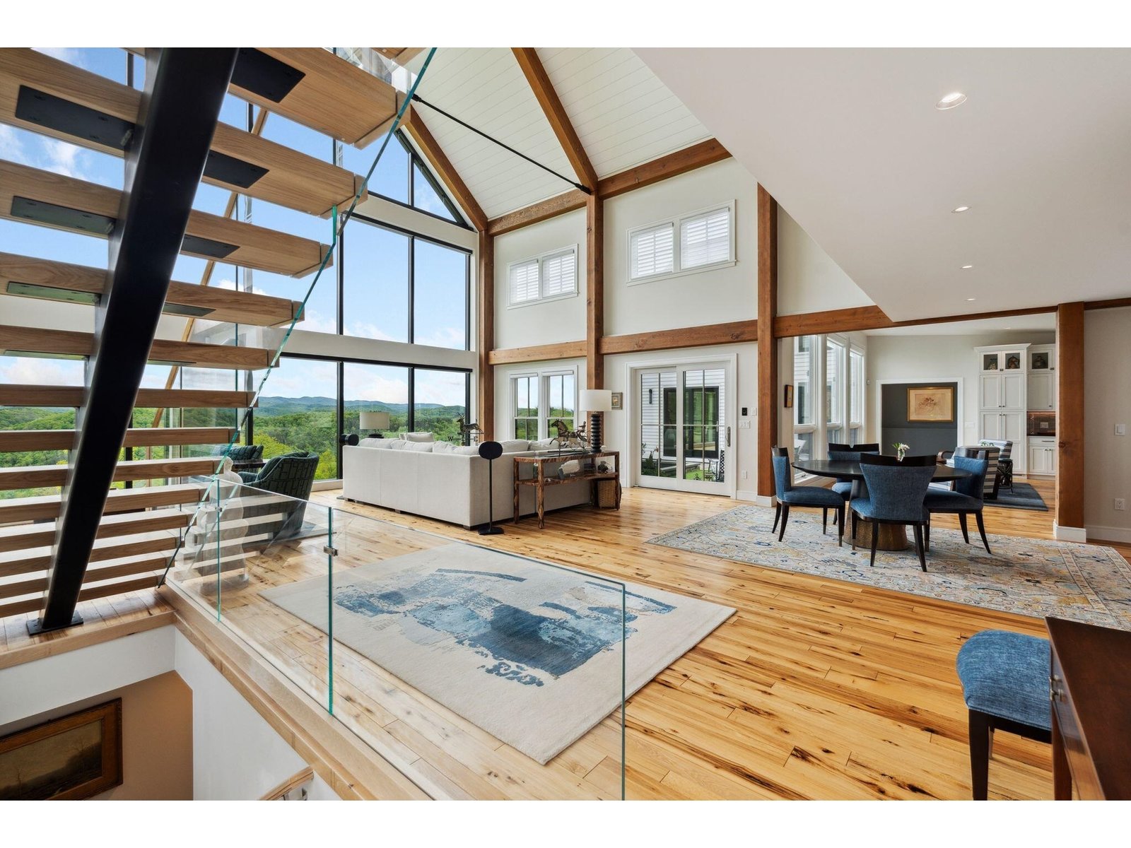 412 Skyland Lane