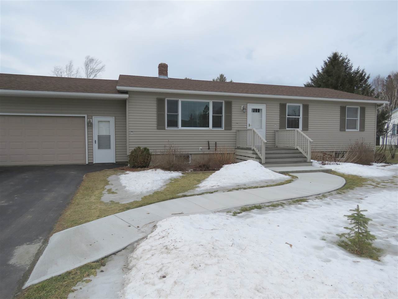 414 Memphremagog Views